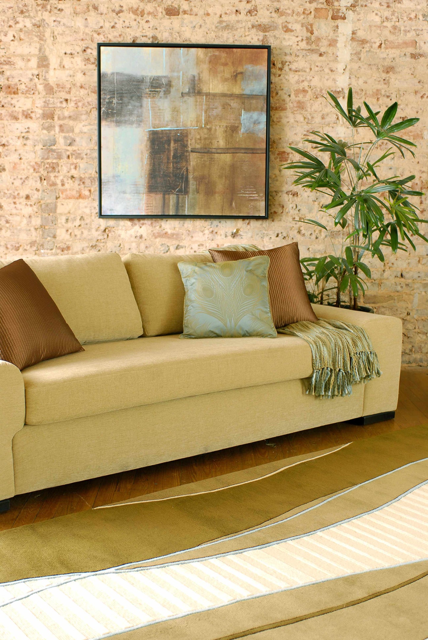 Mugal IN-8072 Hand Knotted Rug