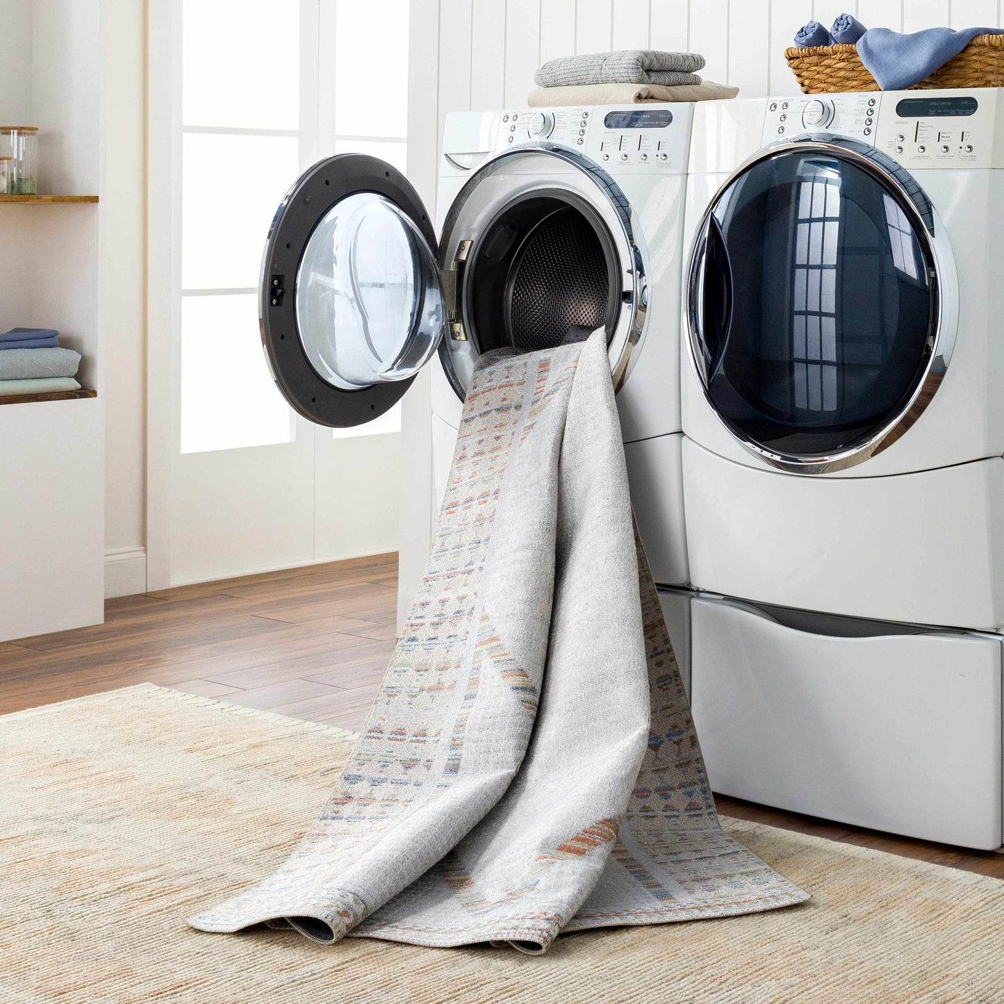 Lillian LLL-2312 Machine Woven Rug