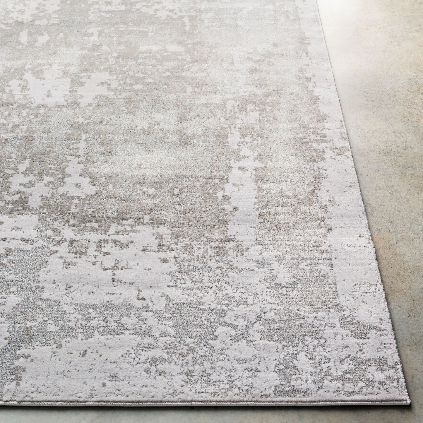 Amadeo ADO-1004 2' x 3' Machine Woven Accent Rug