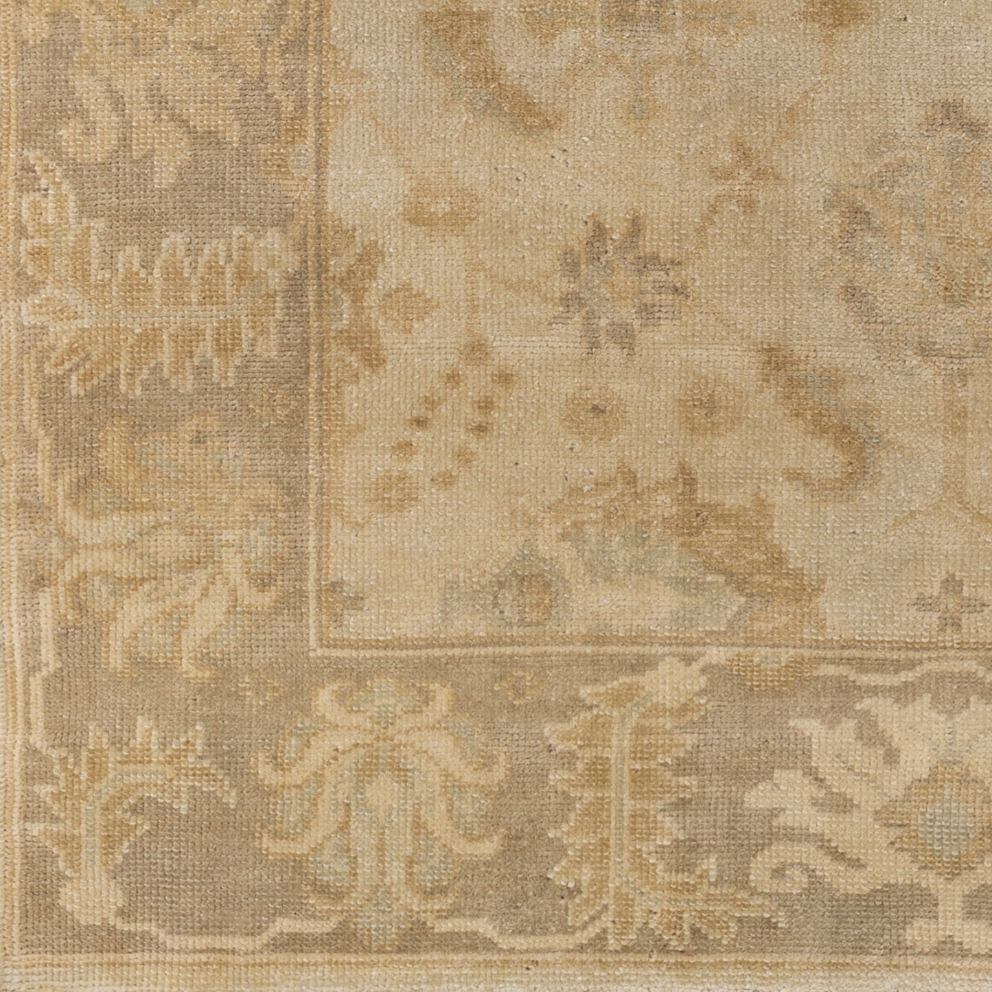 Ainsley AIN-1017 3' x 5' Handmade Wool Accent Rug
