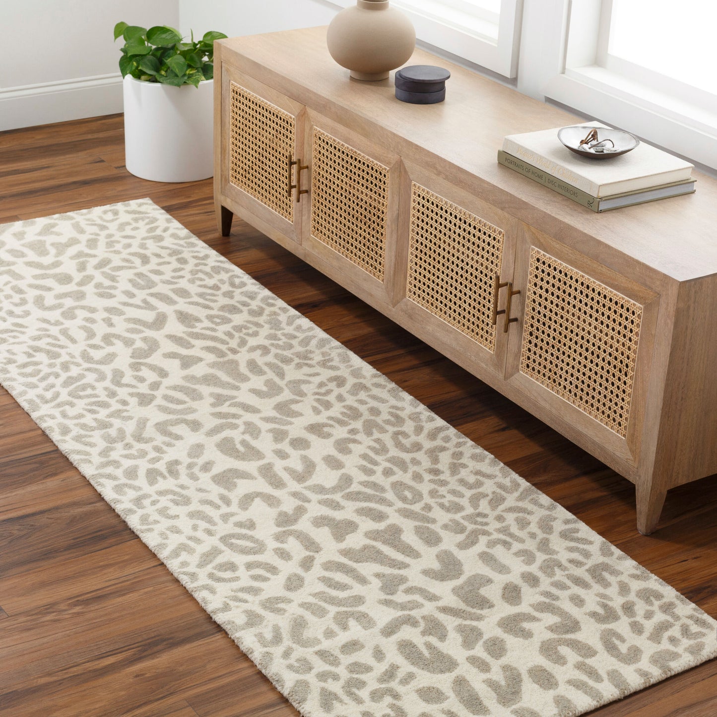 Athena ATH-5167 8ft Runner Handmade Wool Runner Rug