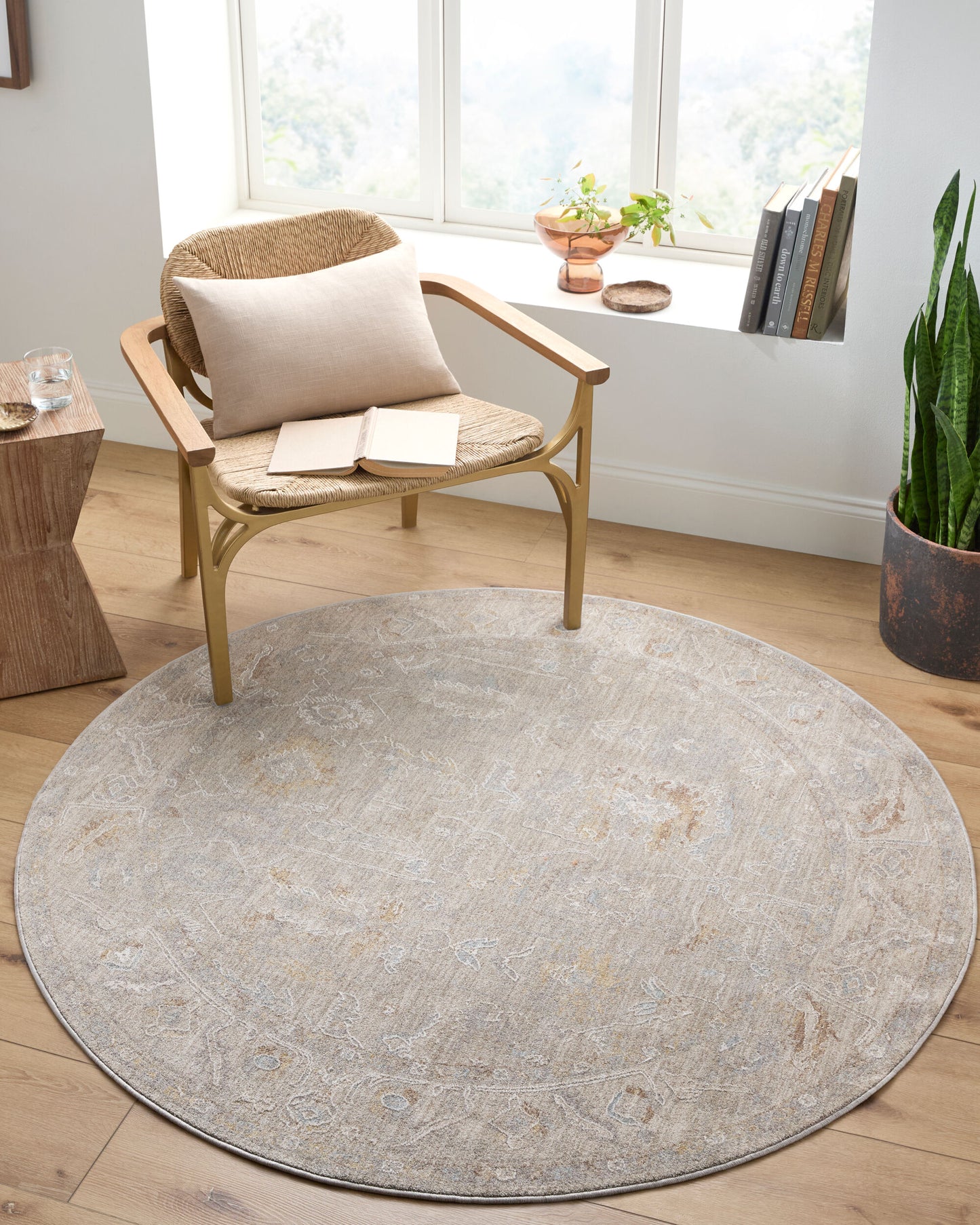 Avant Garde AVT-2379 8ft Round Machine Woven Area Rug