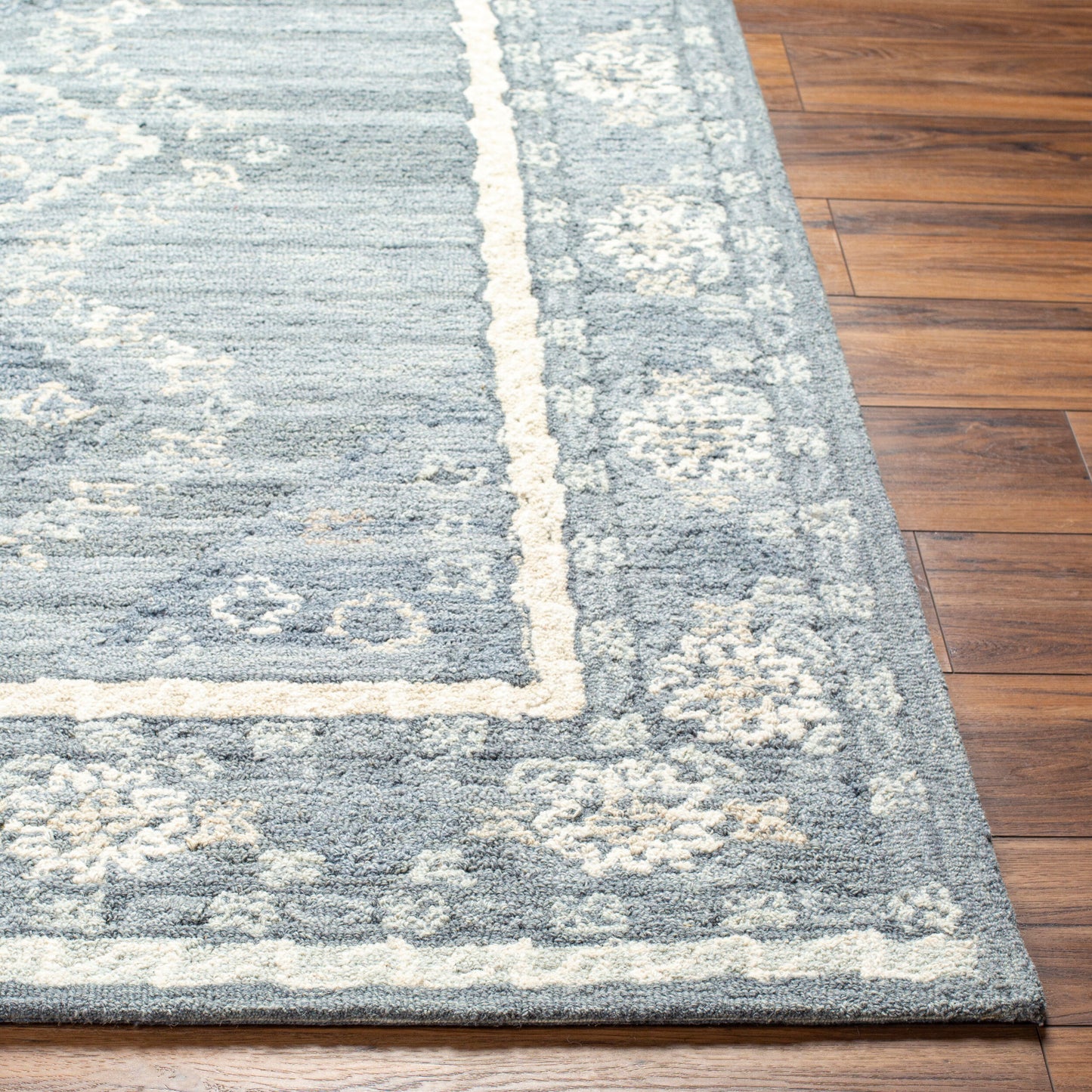 Addyson AYO-2305 2' x 3' Handmade Wool Accent Rug