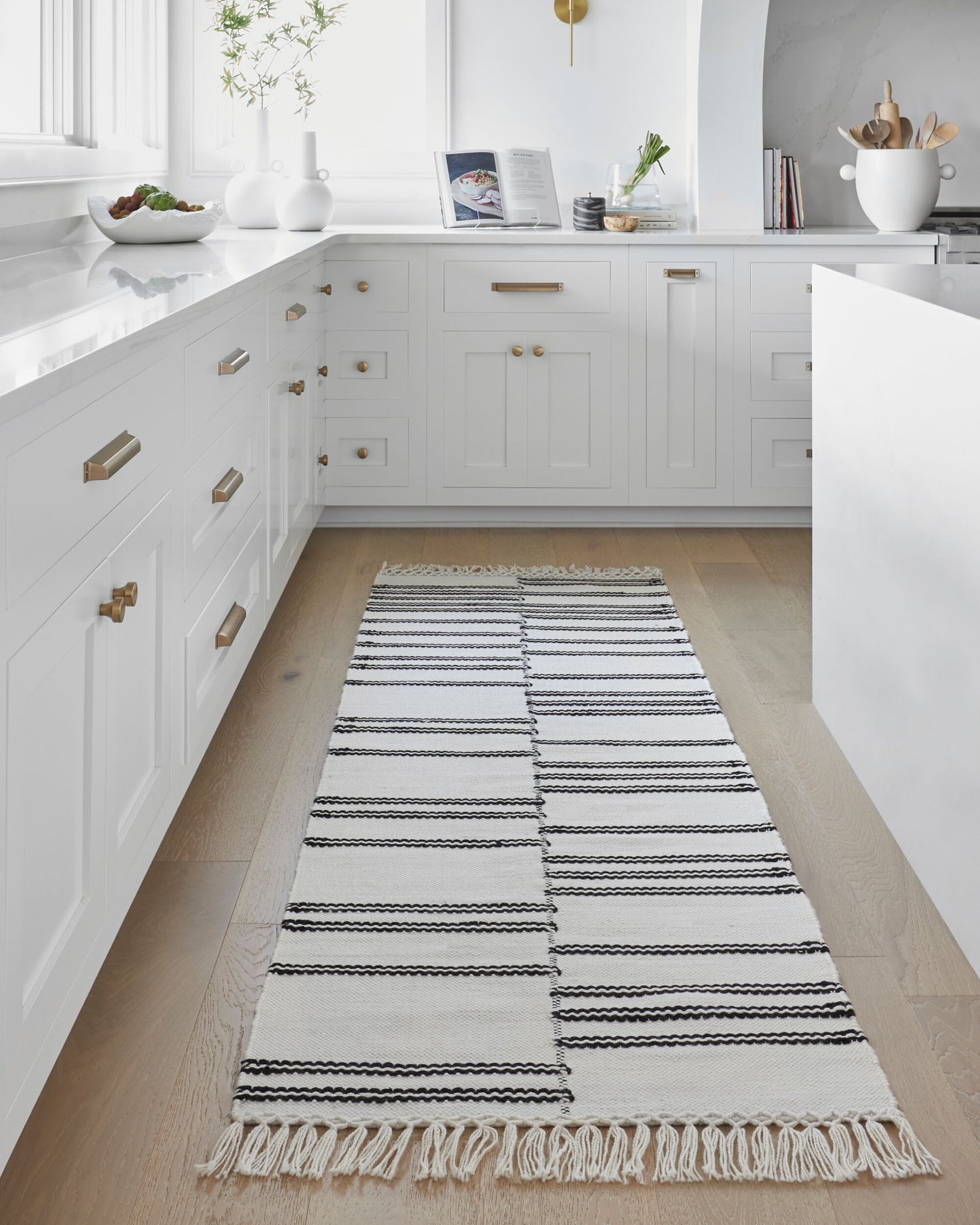 Azalea AZA-2333 2' x 3' Handmade Recyled Accent Rug