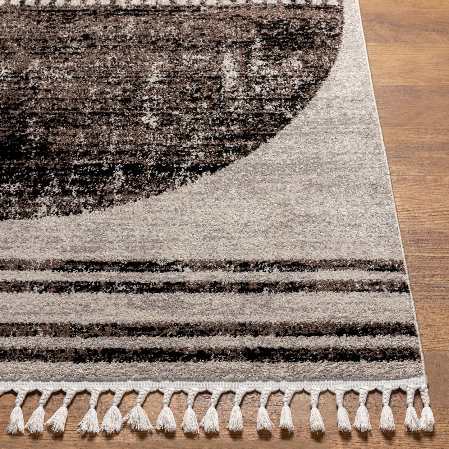 Blackburn BBN-2301 5' x 7' Machine Woven Area Rug