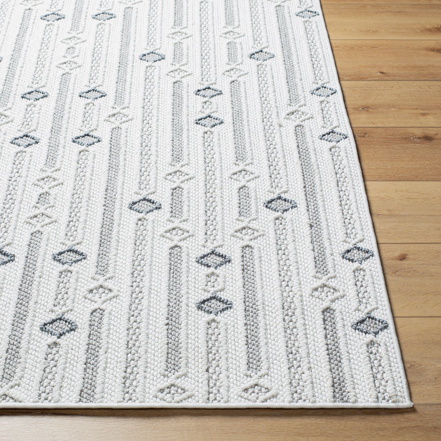 Bouclair BCR-2310 5' x 7' Machine Woven Area Rug