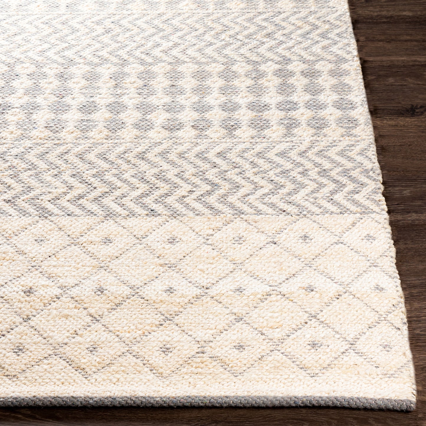 Bryant BRA-2401 2' x 3' Handmade Accent Rug