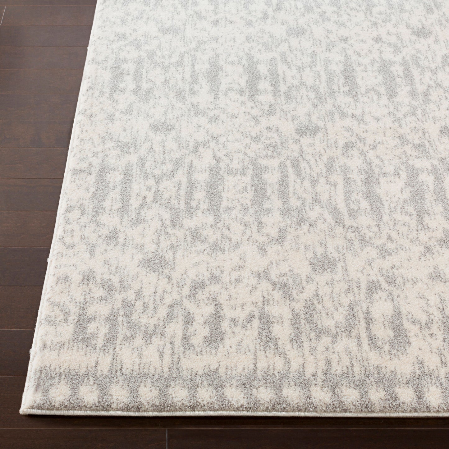 Baylee BYL-1004 5' x 7' Machine Woven Area Rug