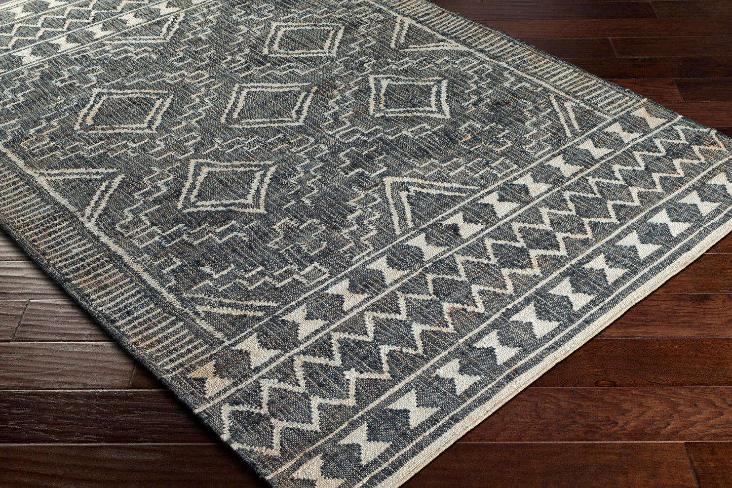 Cadence CEC-2300 2' x 3' Handmade Jute Accent Rug