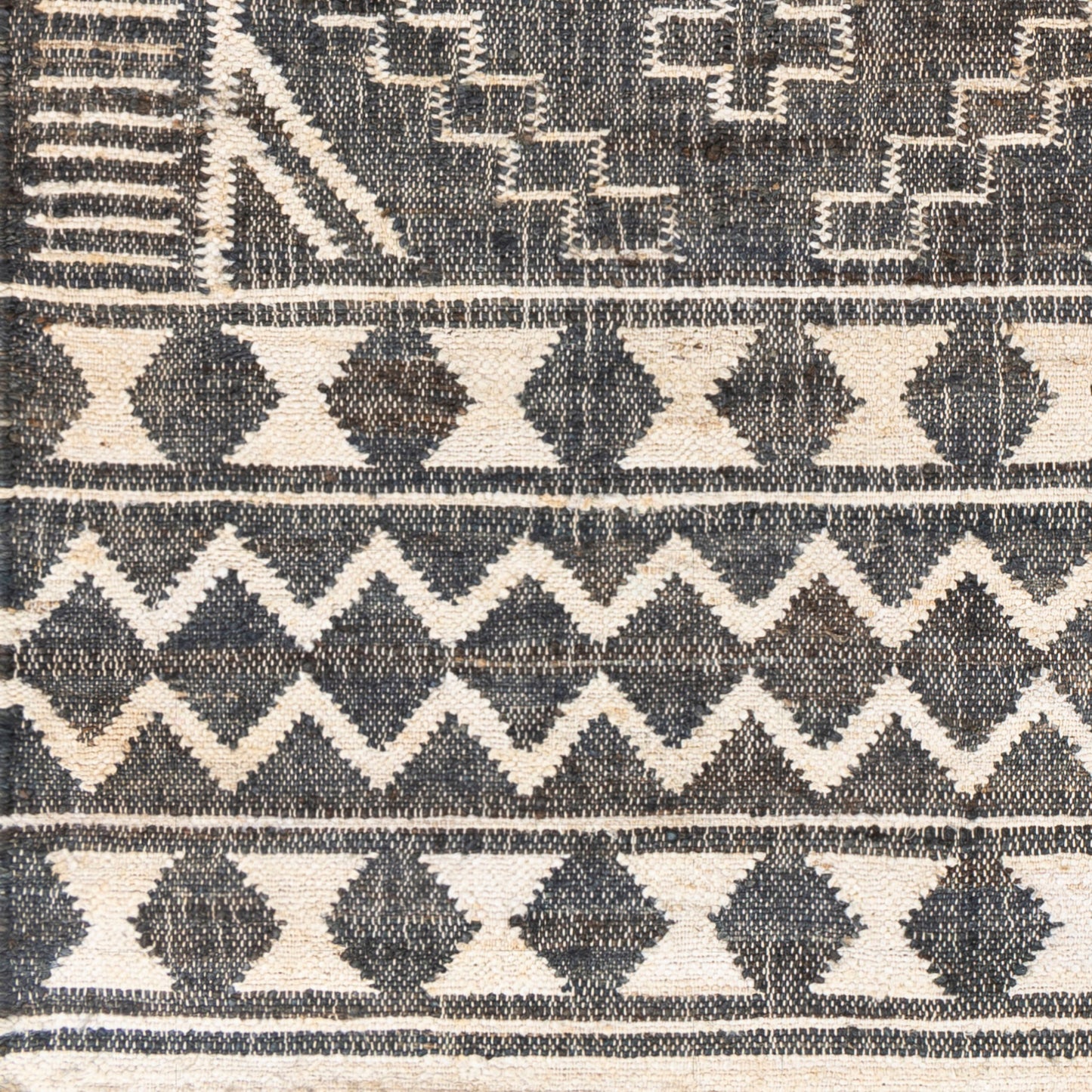 Cadence CEC-2300 2' x 3' Handmade Jute Accent Rug