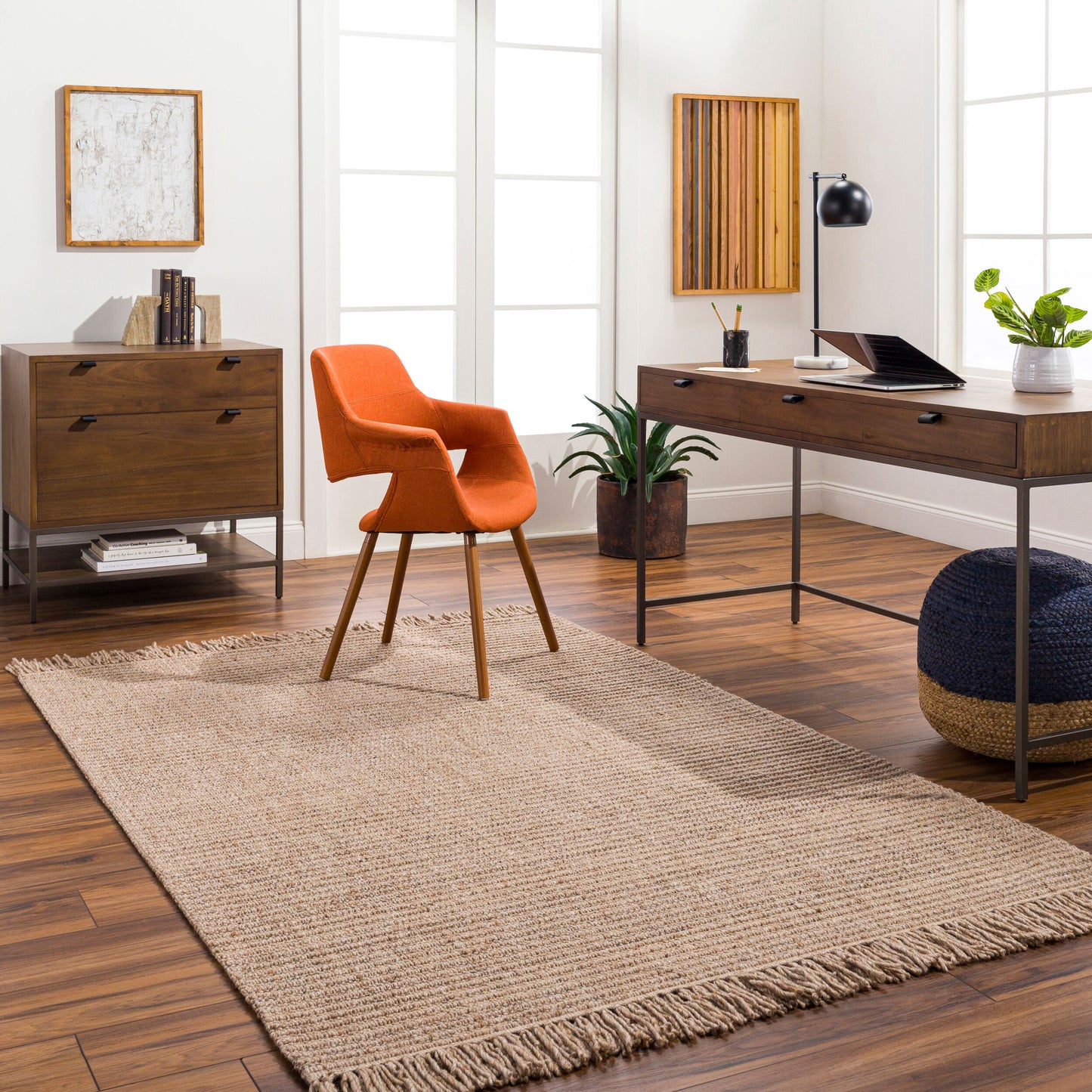 Cecelia CEI-2302 2' x 3' Handmade Accent Rug