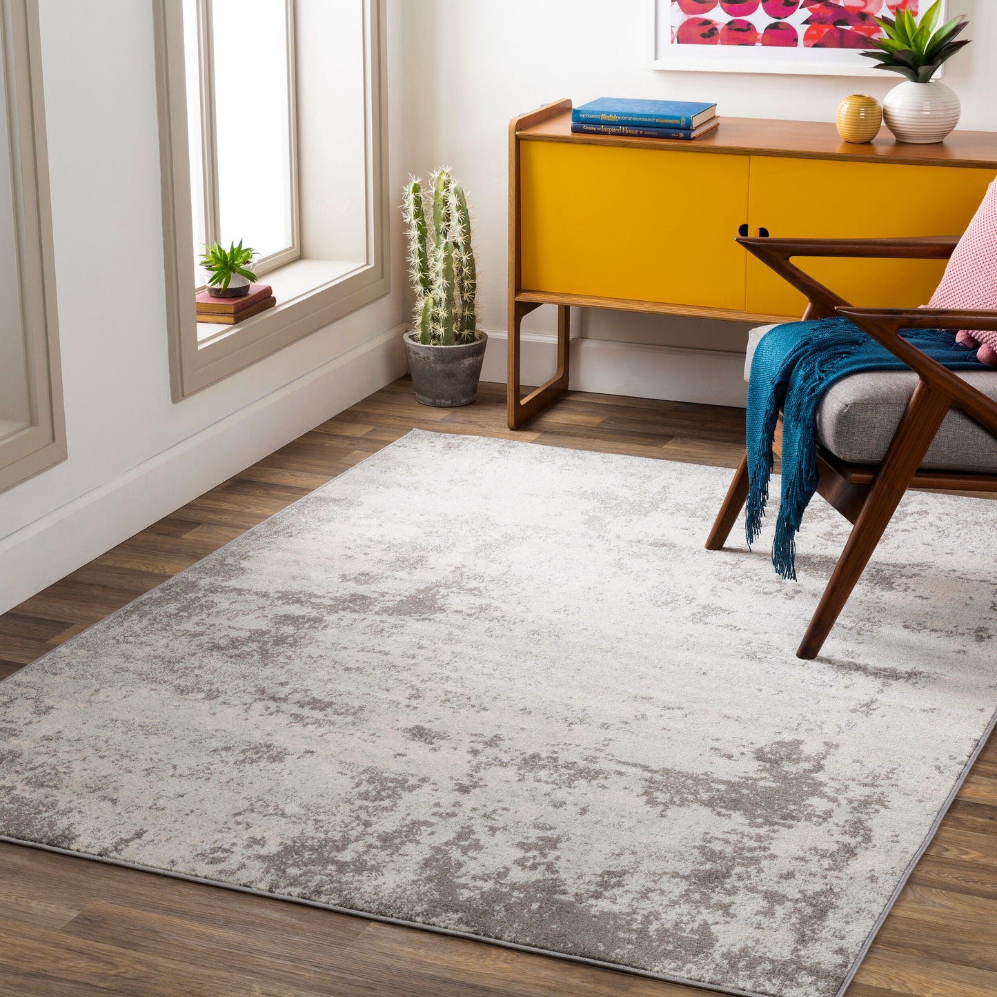 Chester CHE-2340 5' x 7' Machine Woven Area Rug