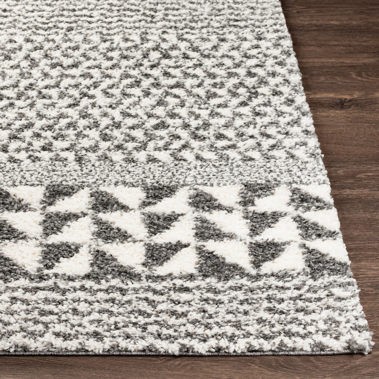 Deluxe Shag DXS-2310 5' x 7' Machine Woven Area Rug