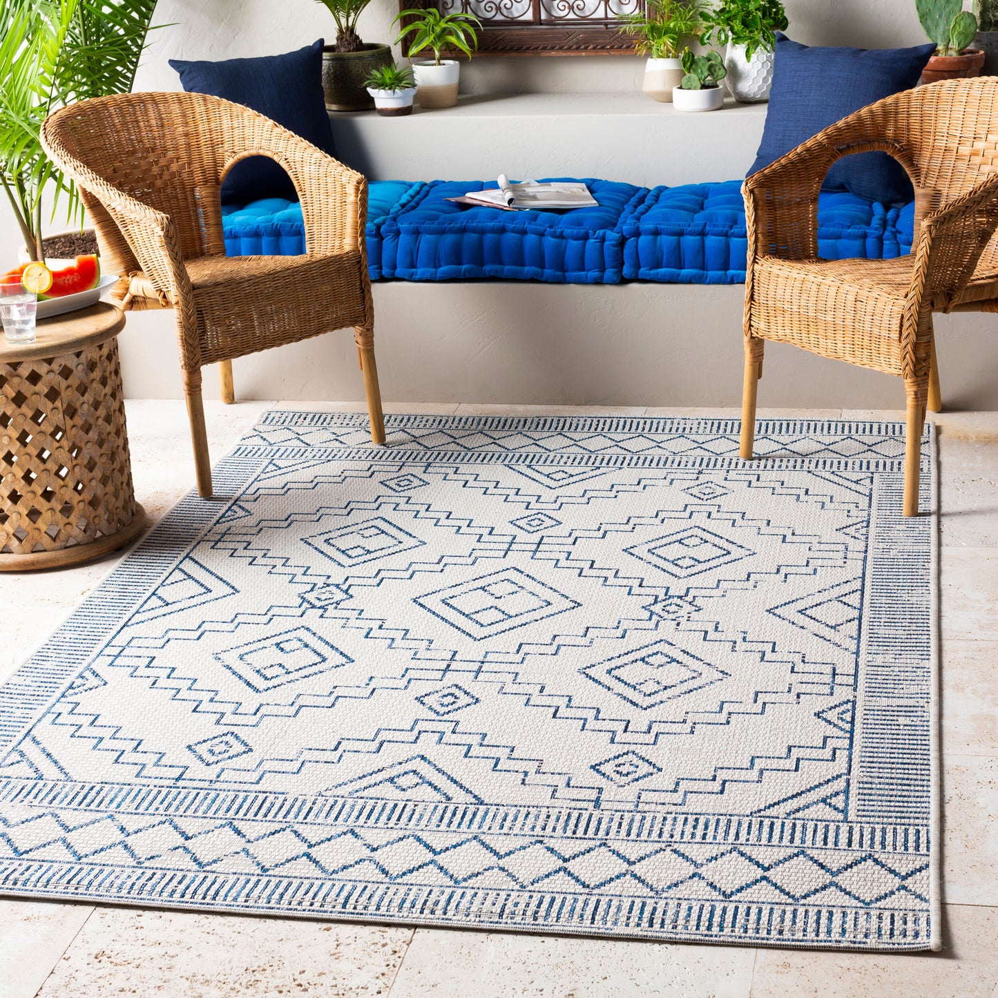 Eagean EAG-2343 2' x 3' Machine Woven Indoor/Outdoor Accent Rug