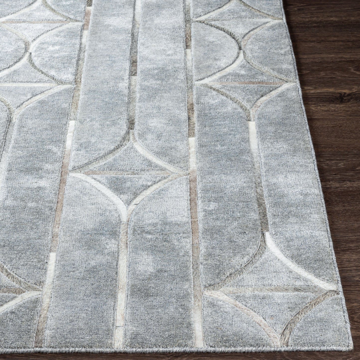 Eloquent ELQ-2301 2' x 3' Handmade Faux Silk Accent Rug