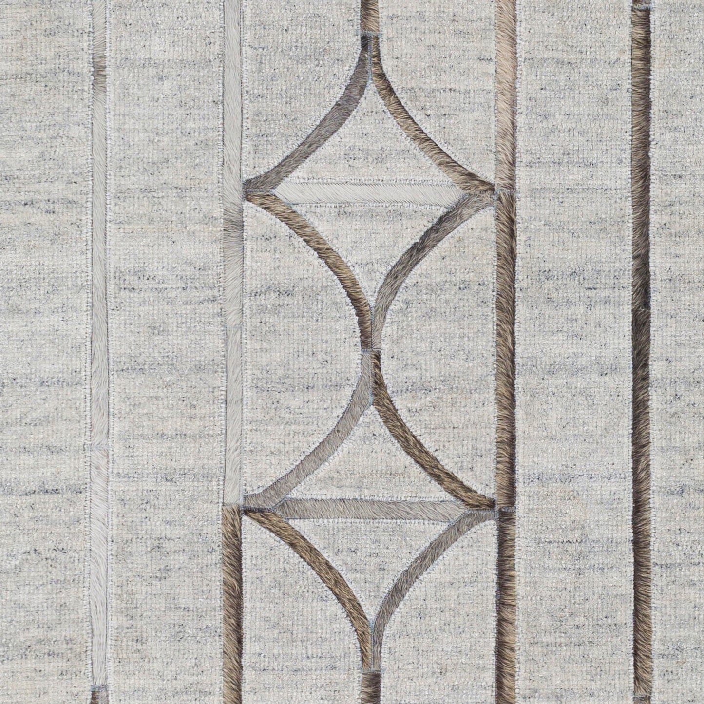 Eloquent ELQ-2304 2' x 3' Handmade Faux Silk Accent Rug
