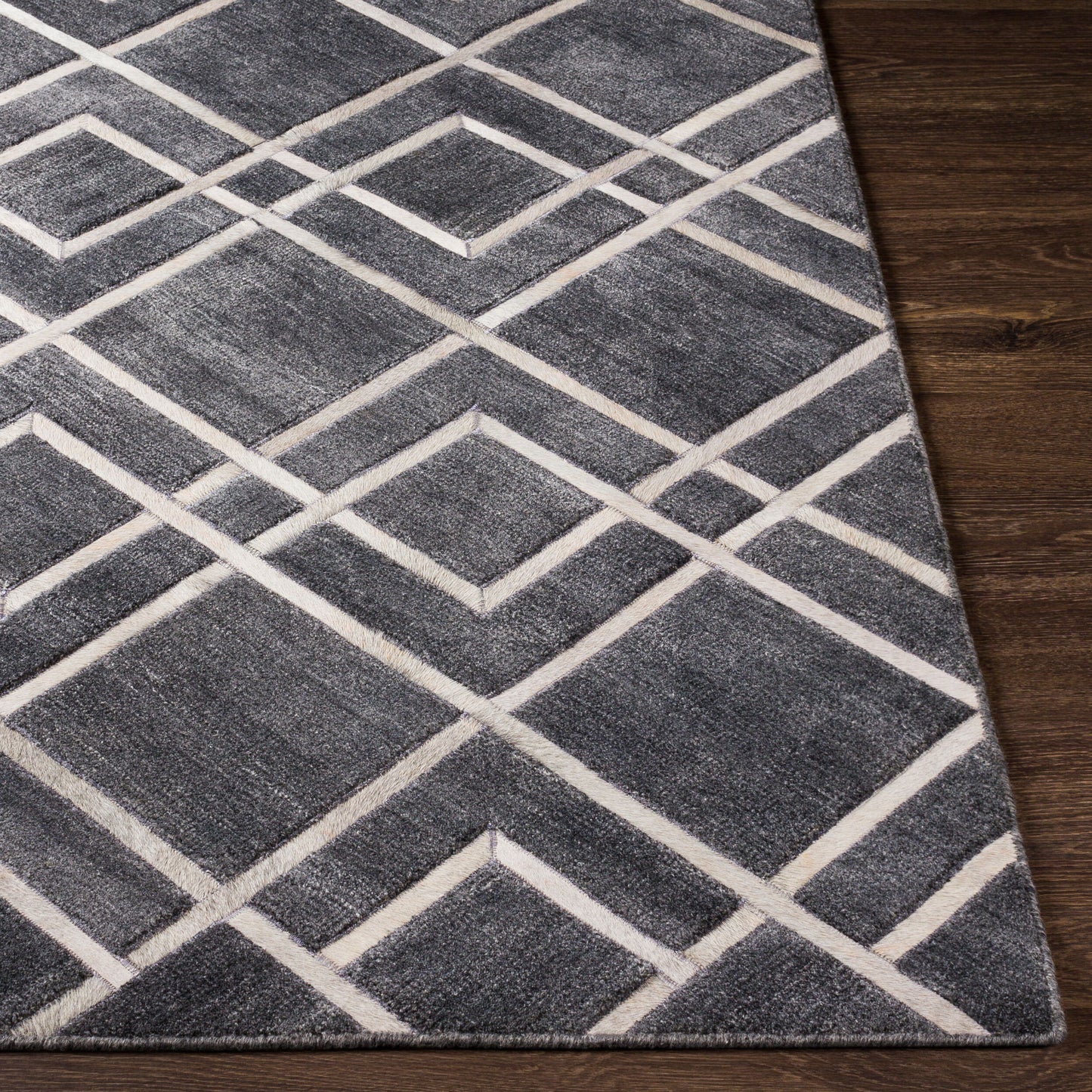 Eloquent ELQ-2305 2' x 3' Handmade Faux Silk Accent Rug