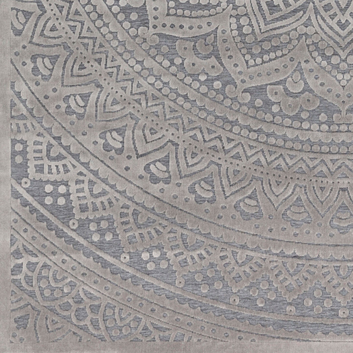 Fabolous FAB-2303 2' x 3' Machine Woven Accent Rug