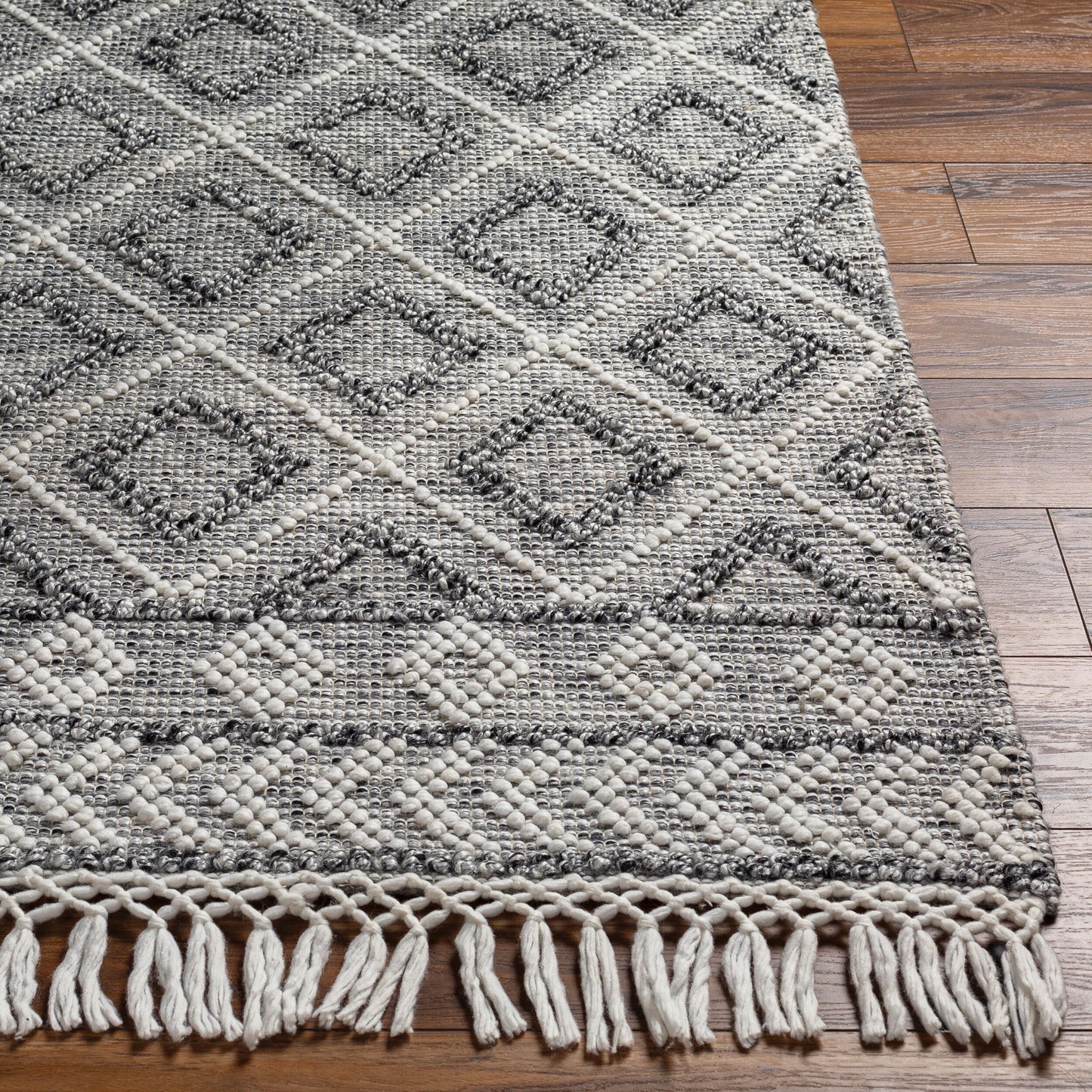Fleur FLE-2301 2' x 3' Handmade Recyled Accent Rug