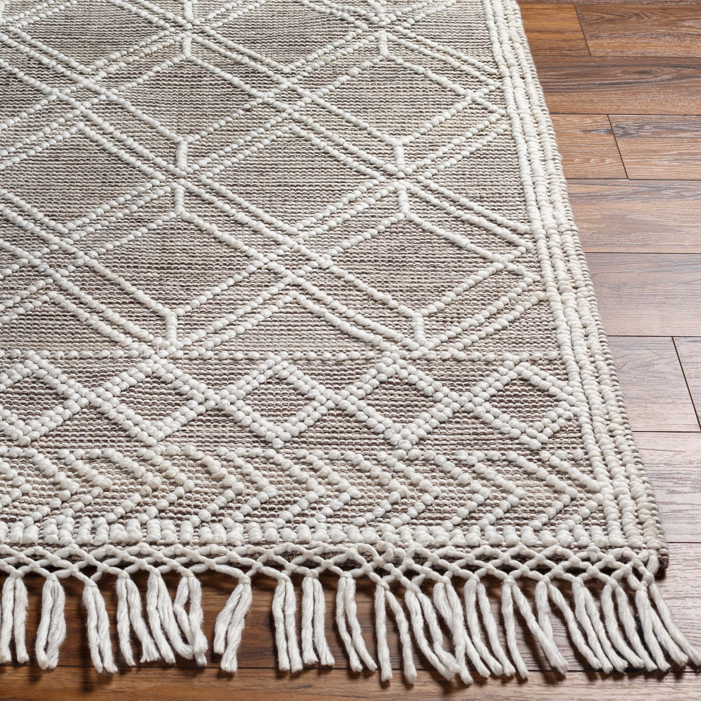 Fleur FLE-2302 2' x 3' Handmade Recyled Accent Rug