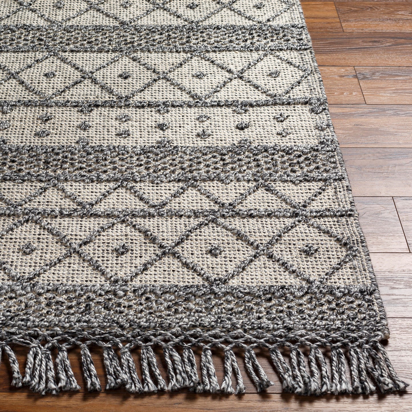 Fleur FLE-2305 2' x 3' Handmade Recyled Accent Rug