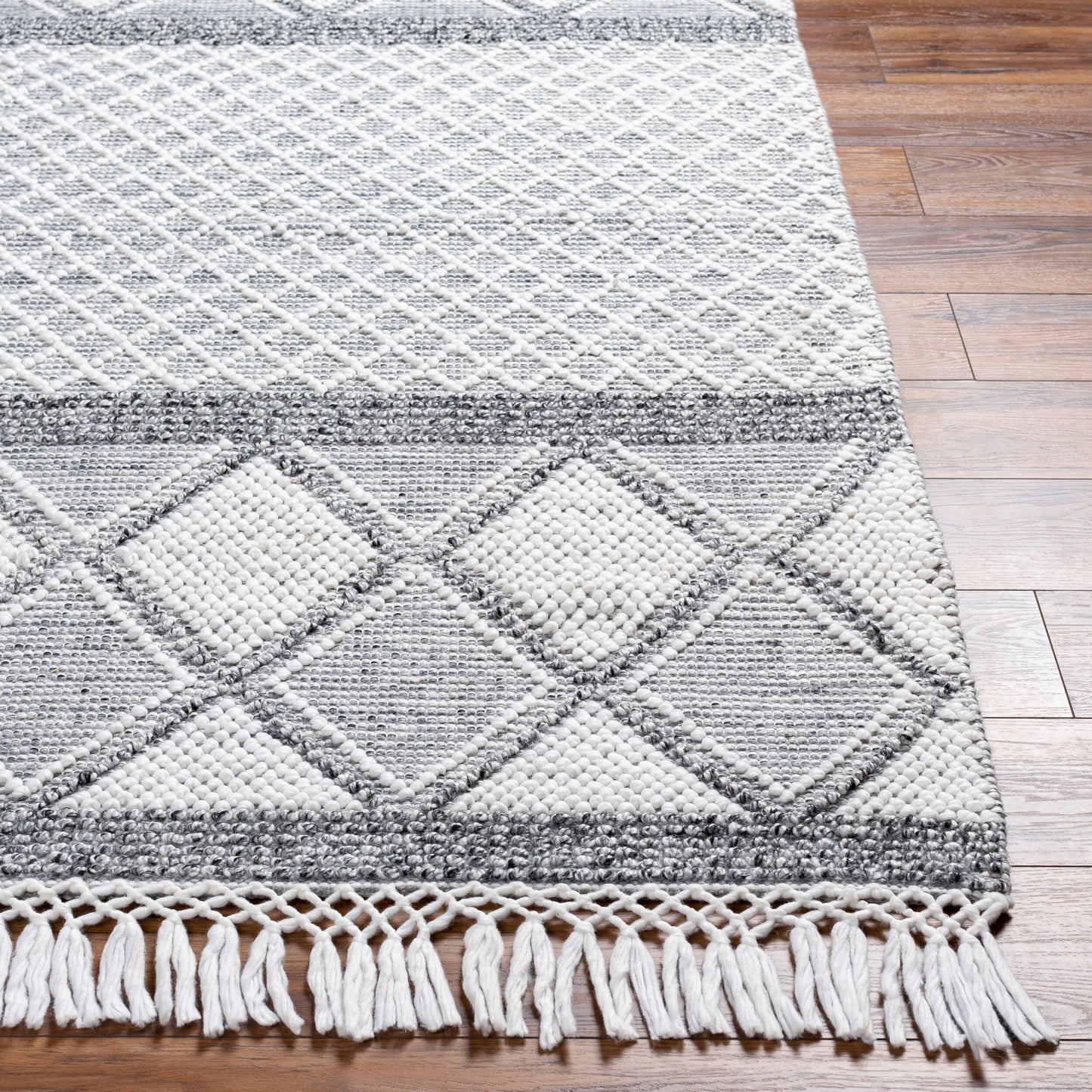 Fleur FLE-2307 2' x 3' Handmade Recyled Accent Rug