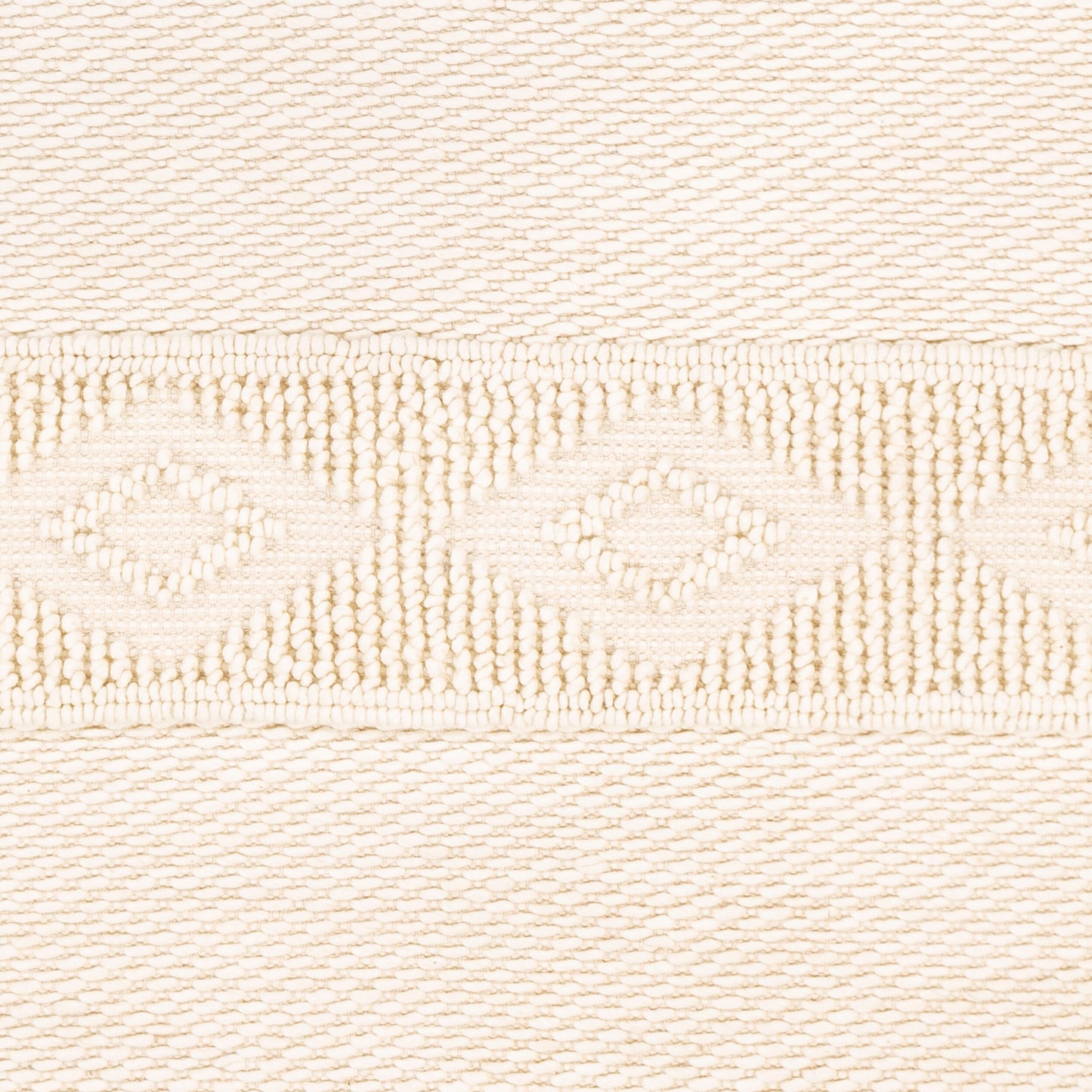 Farmhouse Neutrals FLS-2300 2' x 3' Handmade Accent Rug