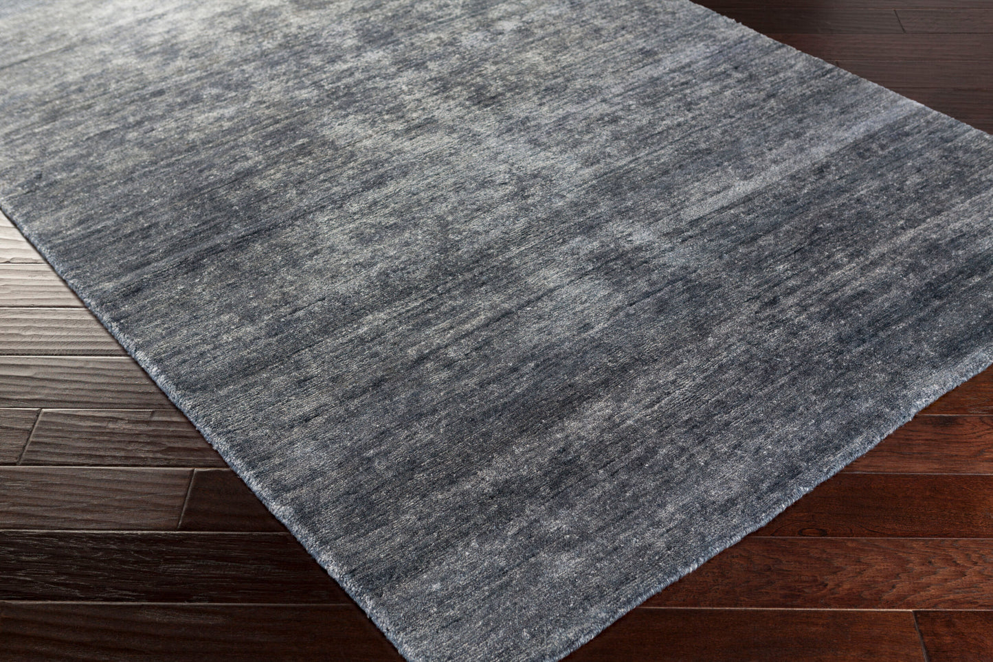 Gilded GID-5000 2' x 3' Handmade Faux Silk Accent Rug
