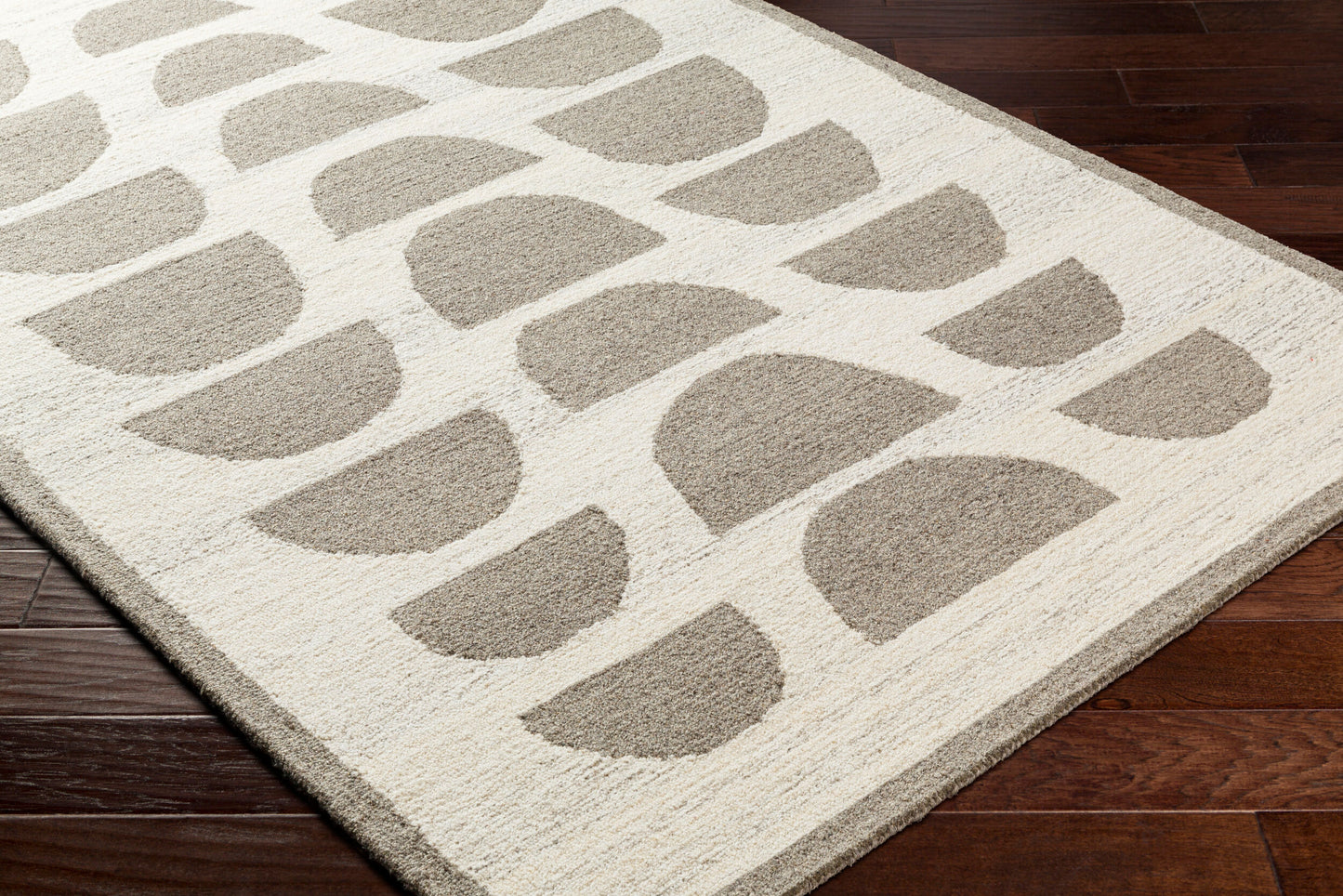 Granada GND-2348 5' x 7' Handmade Wool Area Rug