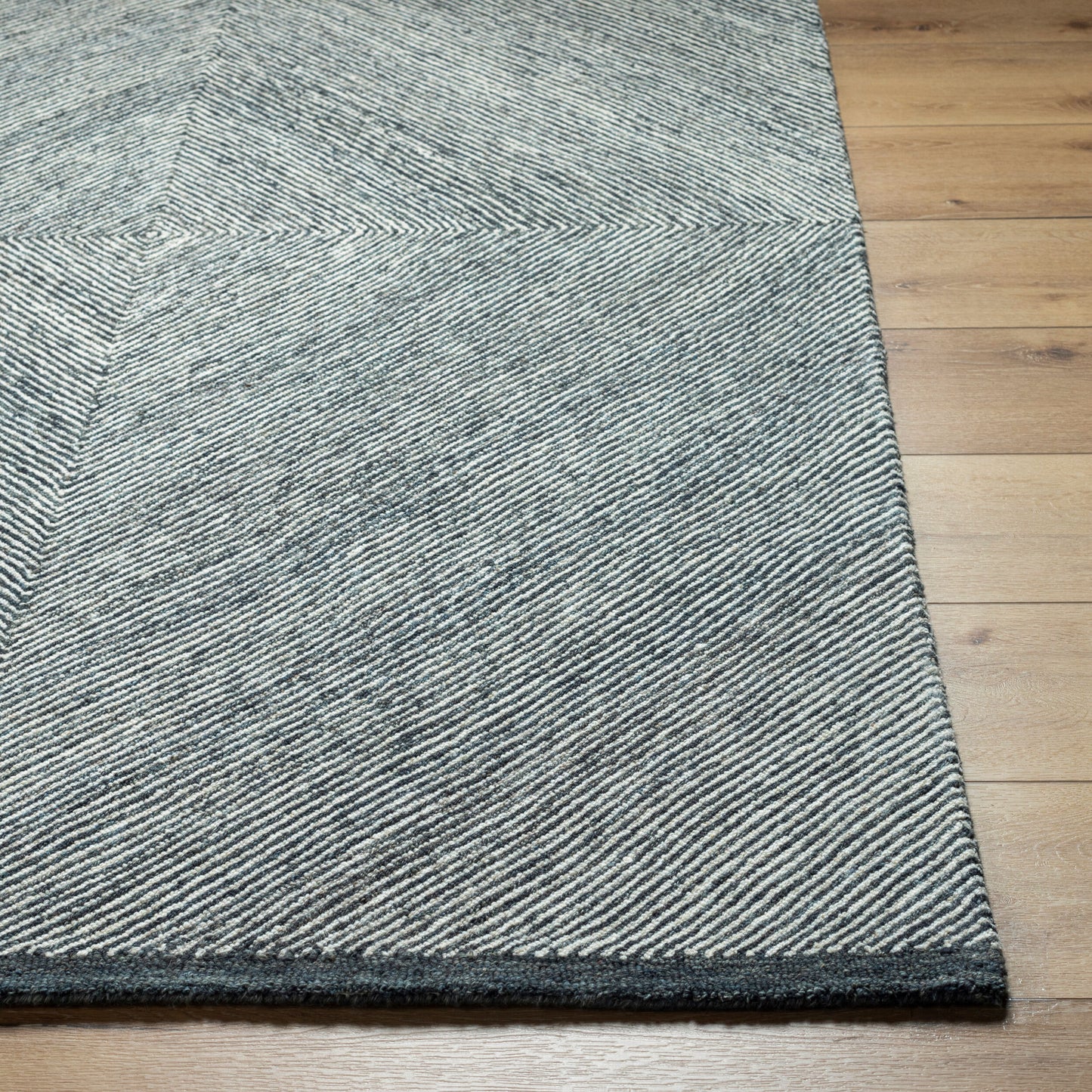 Alfombra decorativa de lana hecha a mano Granada GND-2367 de 2' x 3'