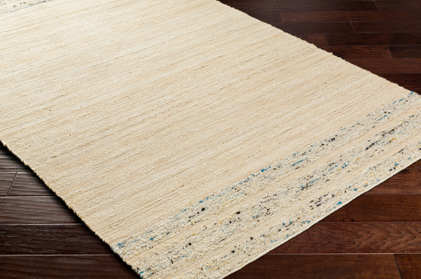 Geneva GNV-2302 2' x 3' Handmade Accent Rug