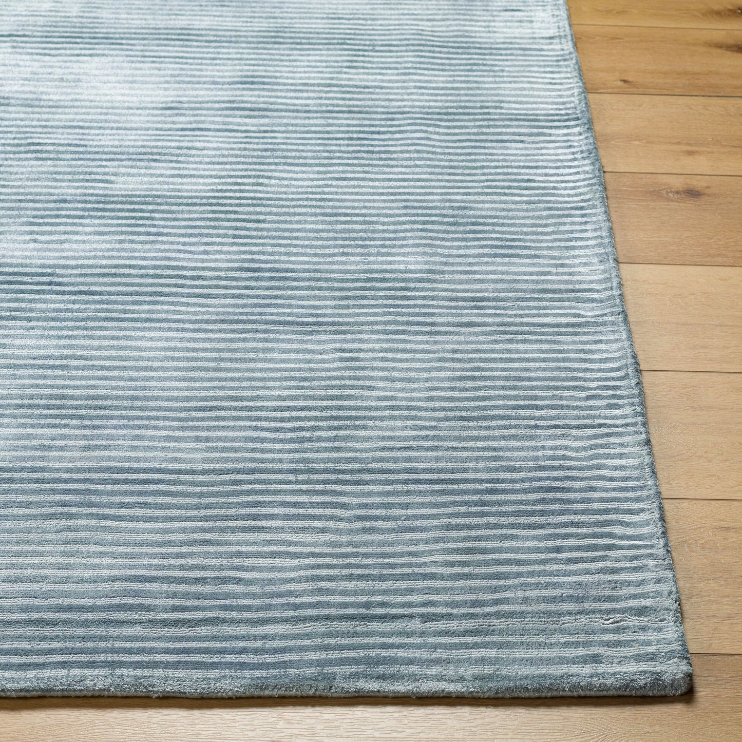 Graphite GPH-54 2' x 3' Handmade Faux Silk Accent Rug