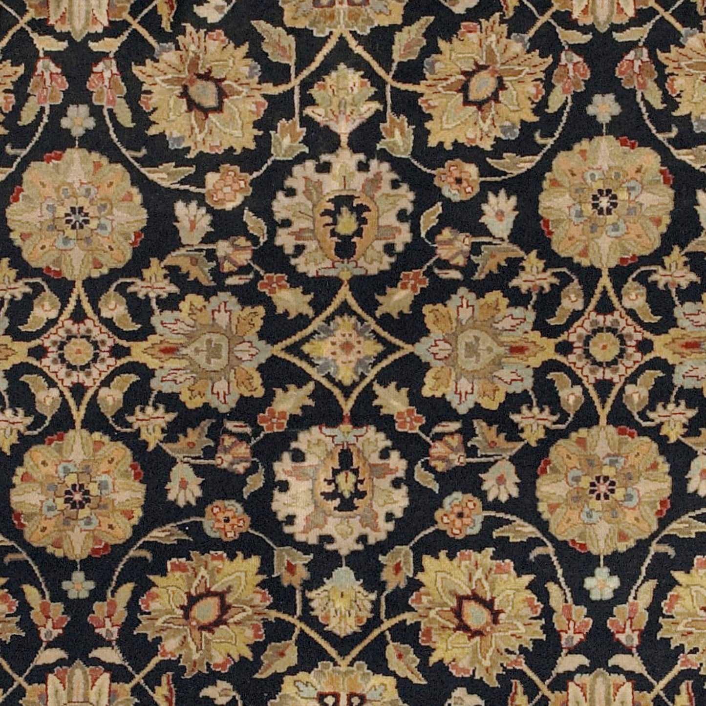 Heirloom HLM-6004 3' x 5' Handmade Wool Accent Rug