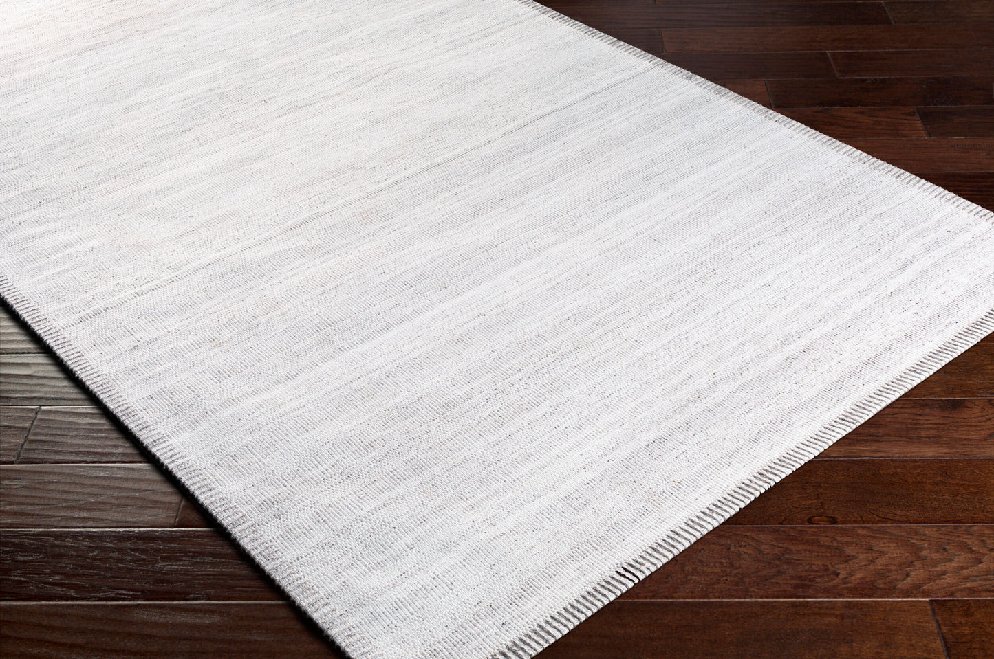 Irvine IRV-2300 2' x 3' Handmade Faux Silk Accent Rug