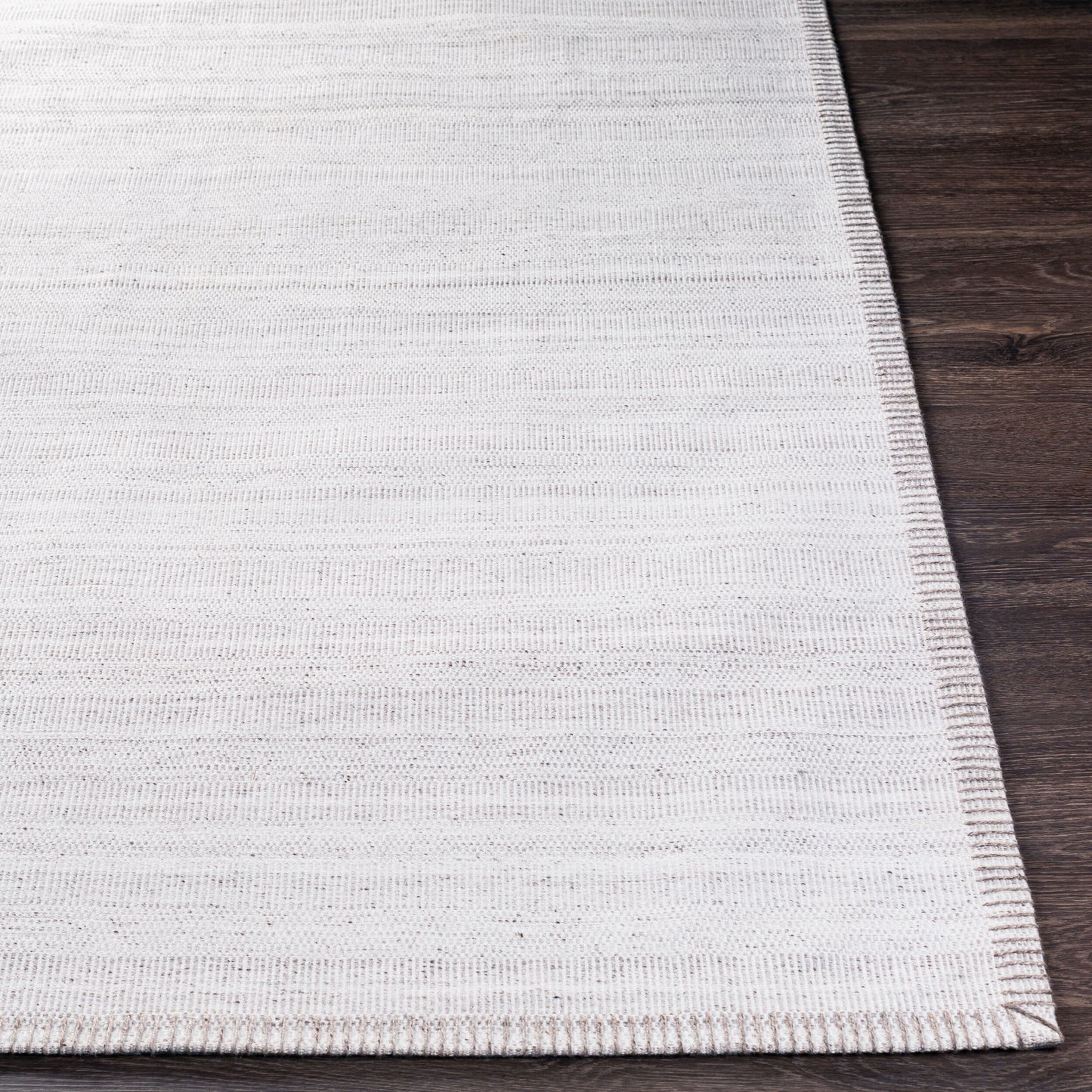 Irvine IRV-2300 2' x 3' Handmade Faux Silk Accent Rug