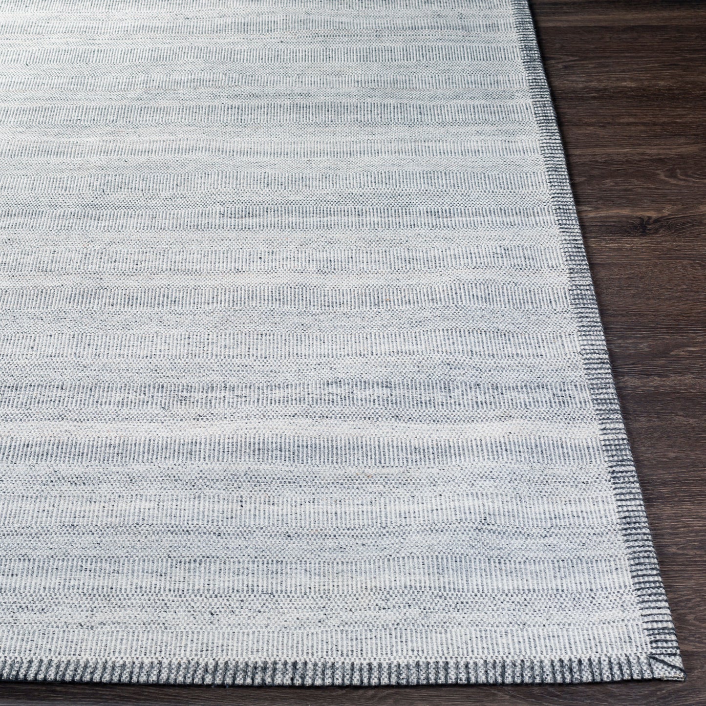 Irvine IRV-2302 2' x 3' Handmade Faux Silk Accent Rug