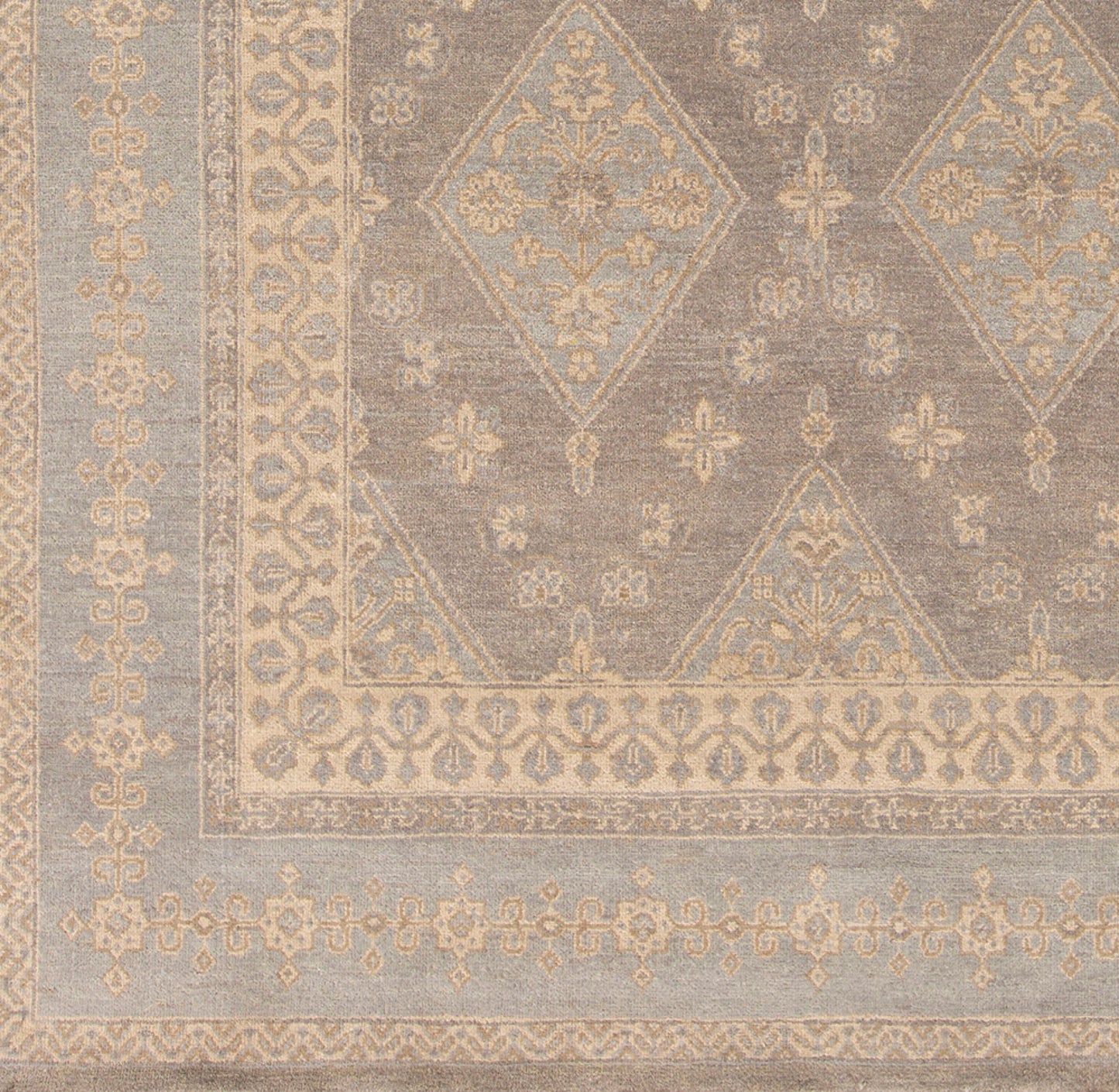 Jade JDE-3000 2' x 3' Handmade Wool Accent Rug