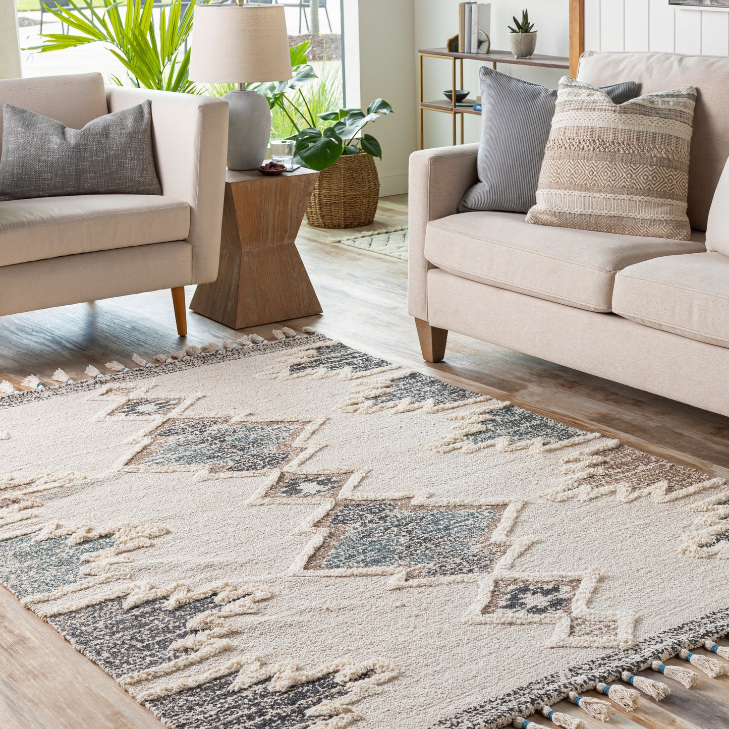 Khemisset KMS-2312 2' x 4' Handmade Accent Rug