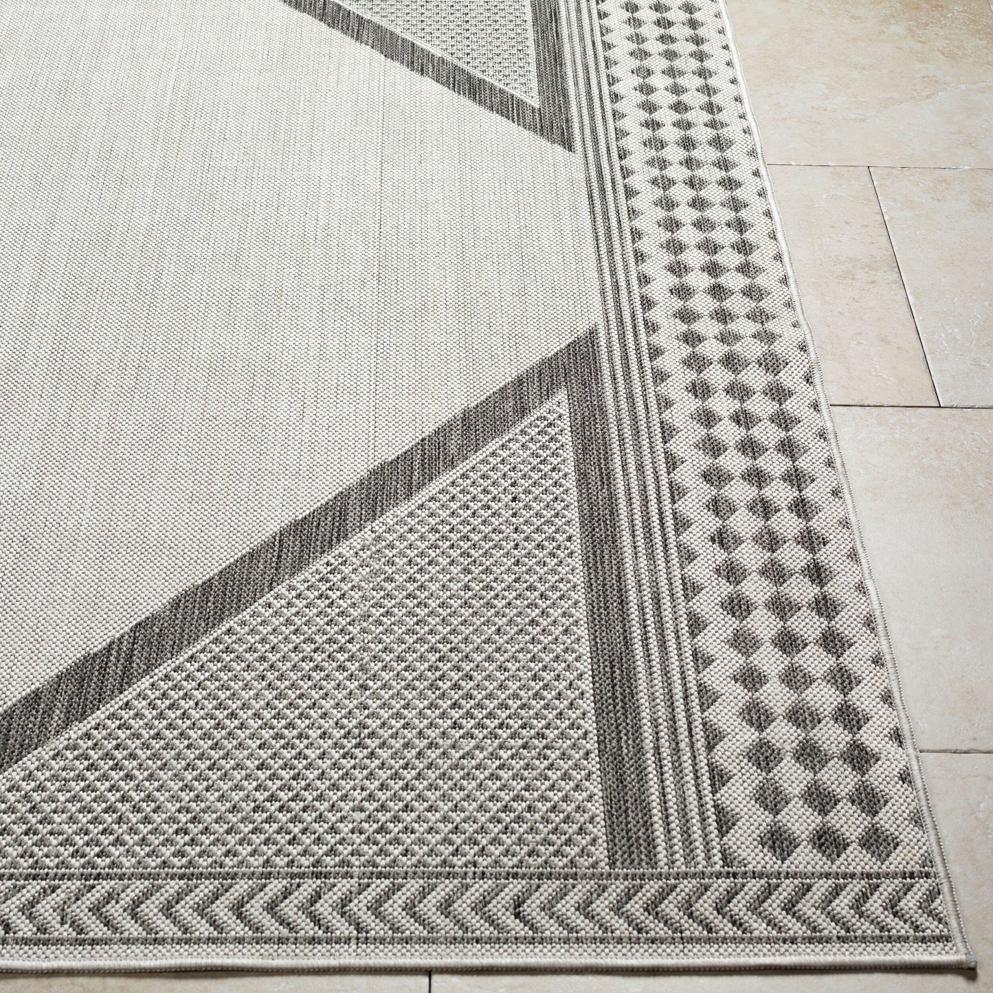Long Beach LBH-2300 6' x 9' Machine Woven Indoor/Outdoor Area Rug