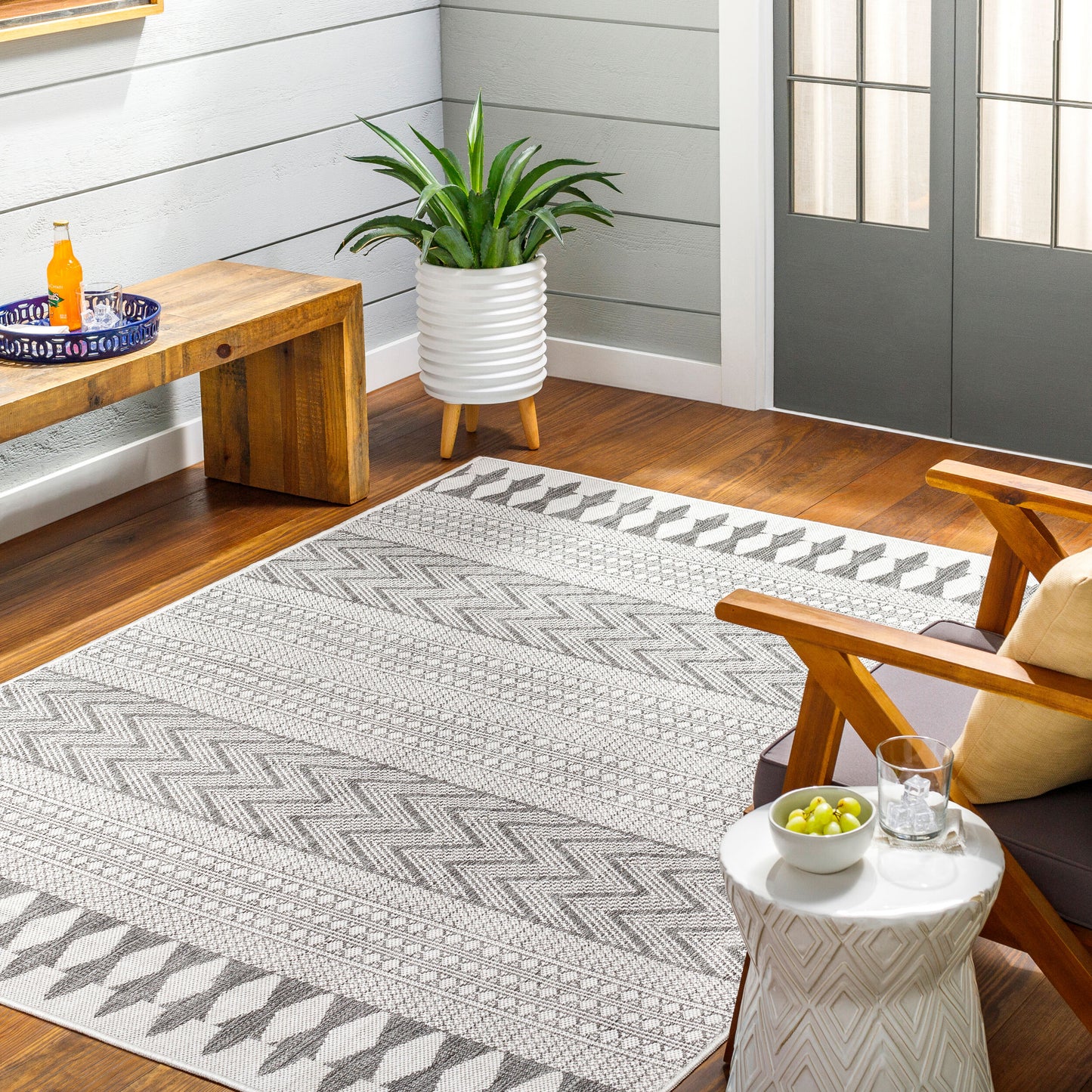Long Beach LBH-2321 5' x 7' Machine Woven Indoor/Outdoor Area Rug