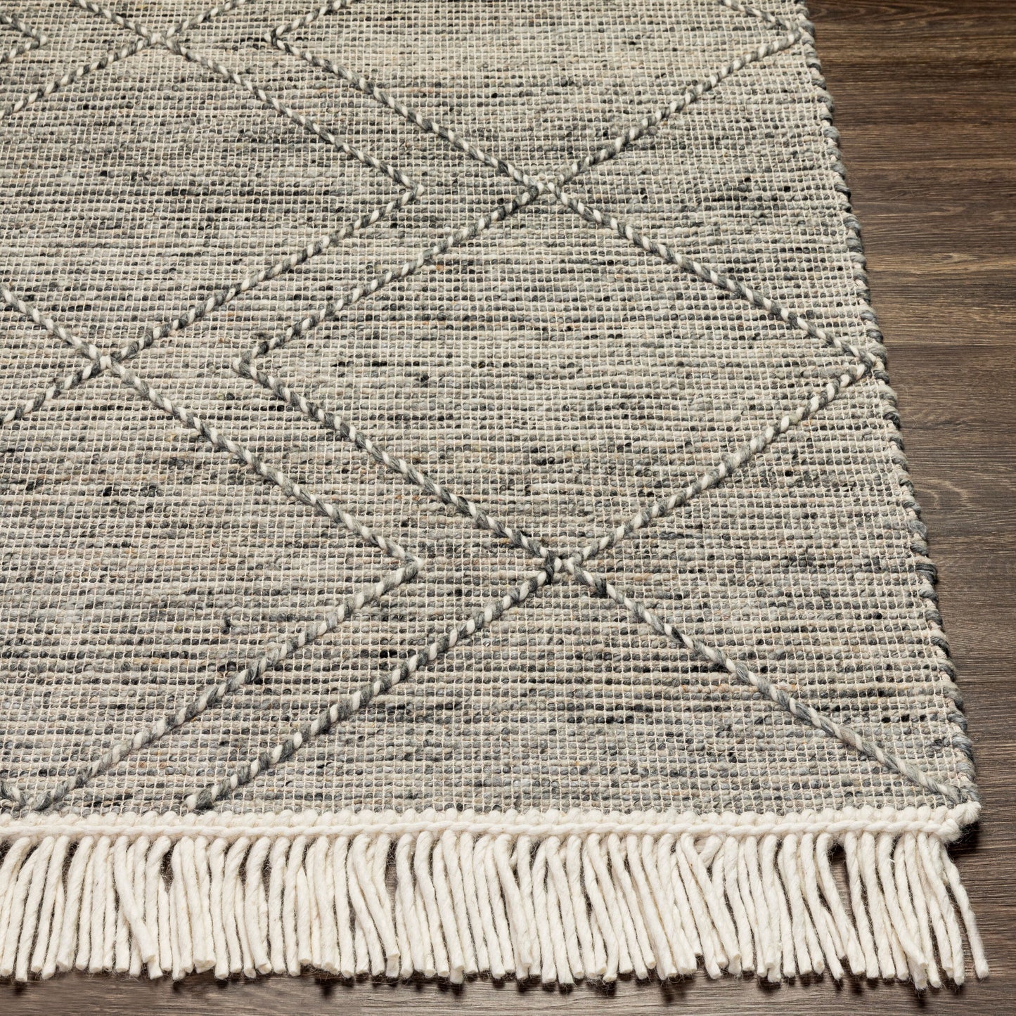 Lucia LCI-2303 2' x 3' Handmade Accent Rug