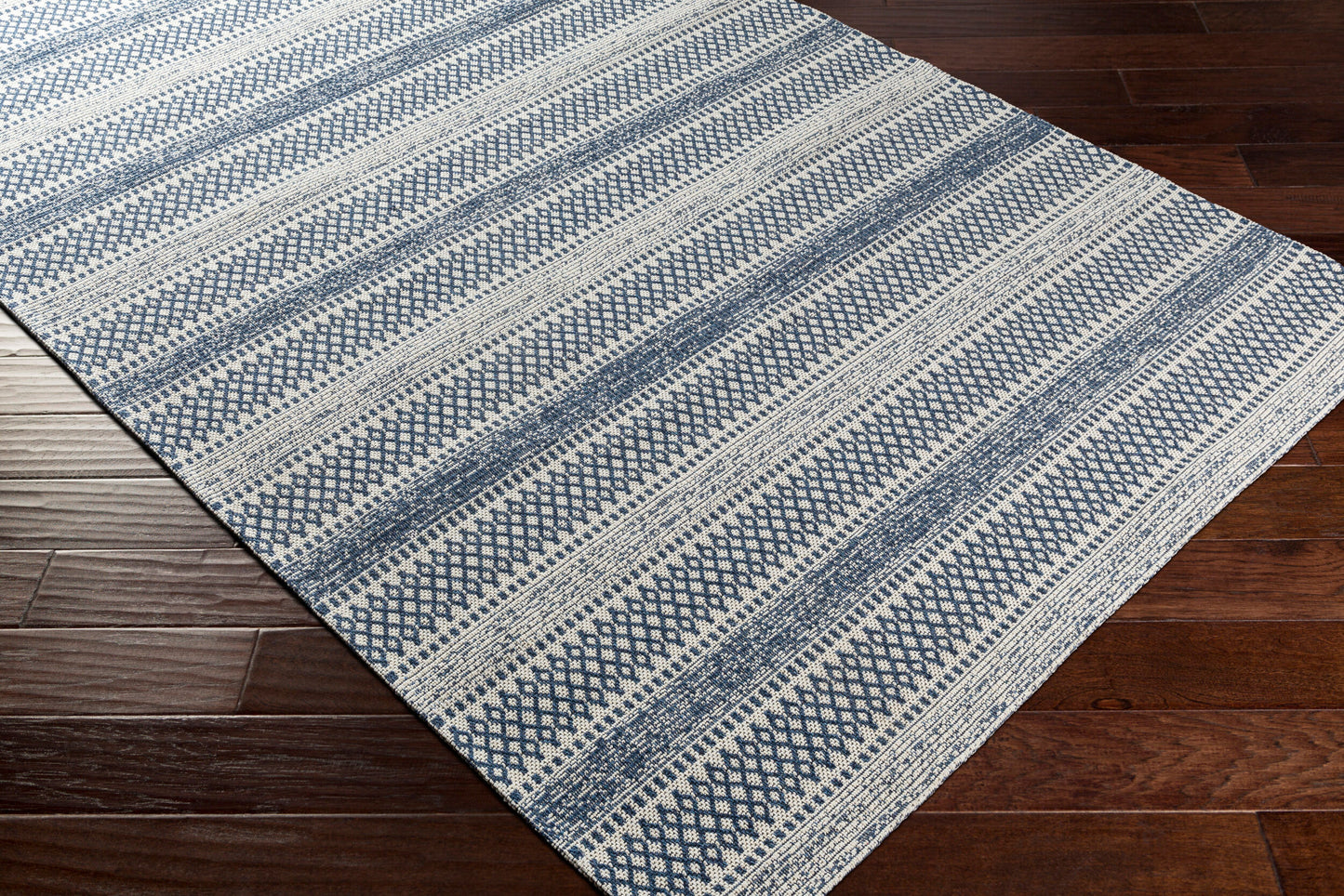 La Casa LCS-2311 2' x 3'9" Machine Woven Washable Accent Rug