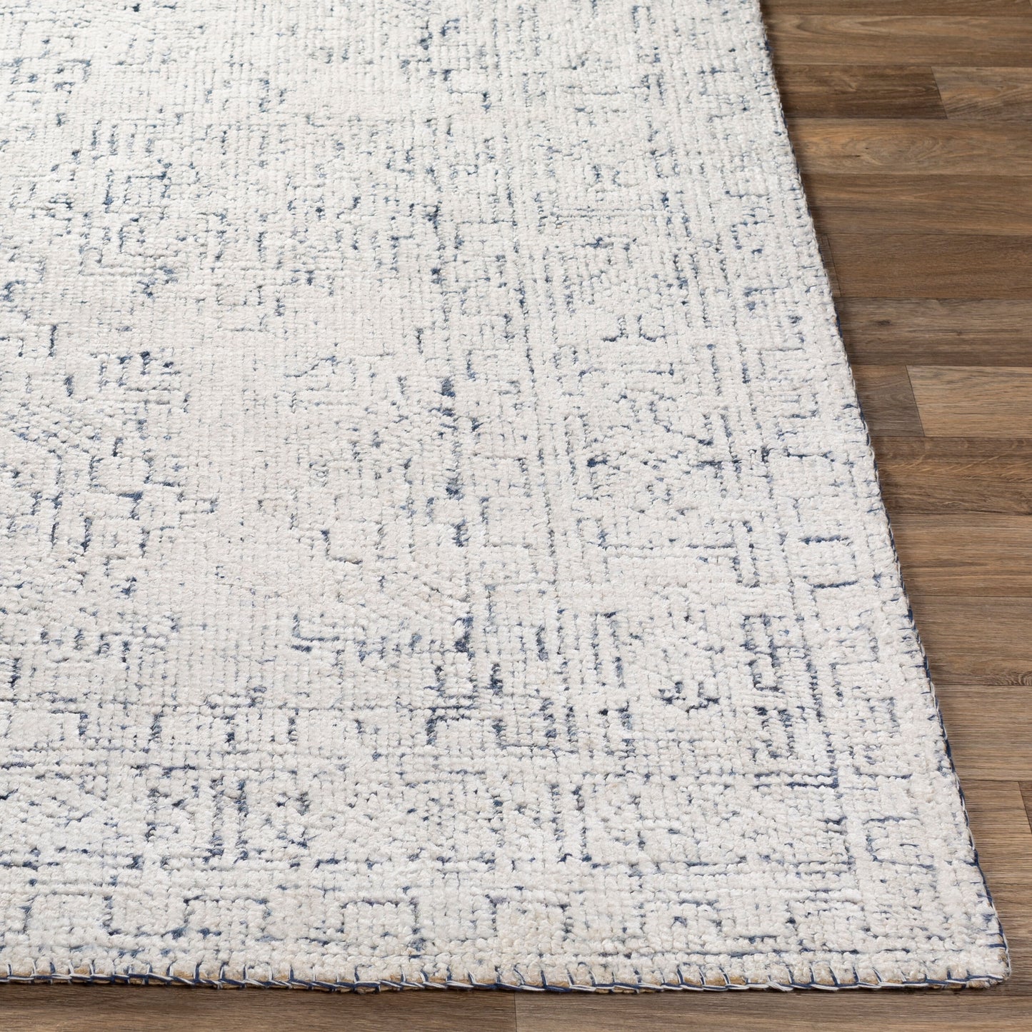 Bella LLB-2300 2' x 3' Handmade Faux Silk Accent Rug