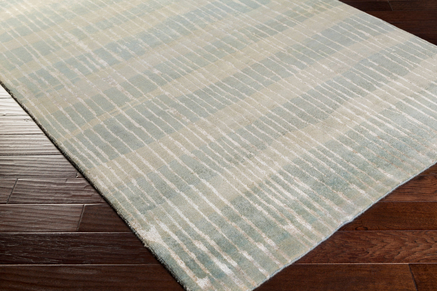 Luminous LMN-3022 2' x 3' Handmade Accent Rug