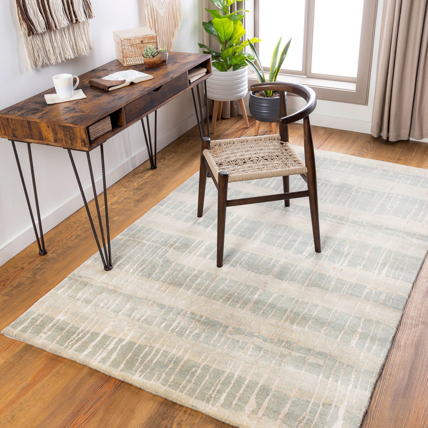 Luminous LMN-3022 2' x 3' Handmade Accent Rug