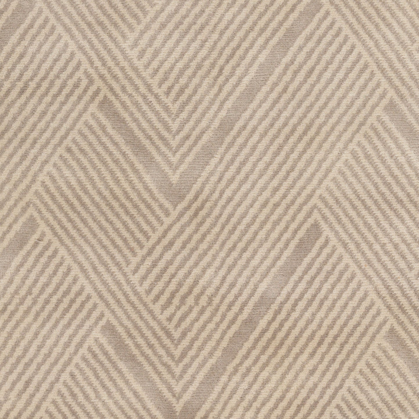 Lenox LNX-4001 2' x 3' Handmade Wool Accent Rug
