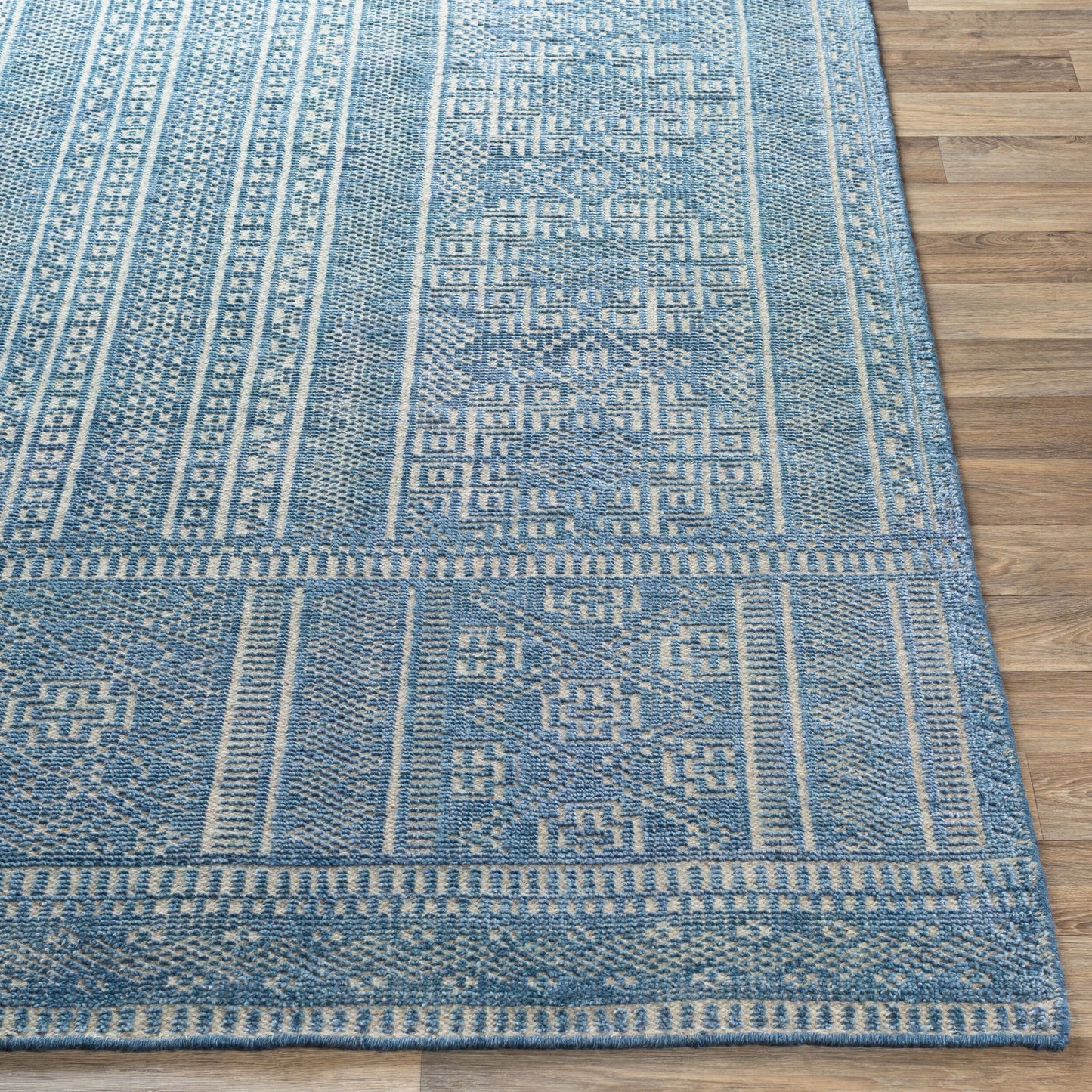 Livorno LVN-2300 2' x 3' Handmade Faux Silk Accent Rug