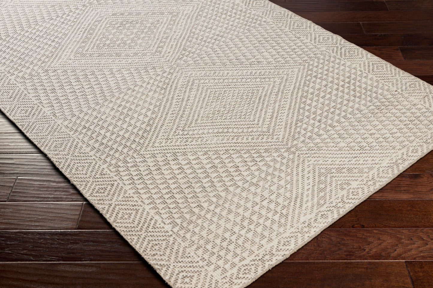 Livorno LVN-2306 2' x 3' Handmade Faux Silk Accent Rug