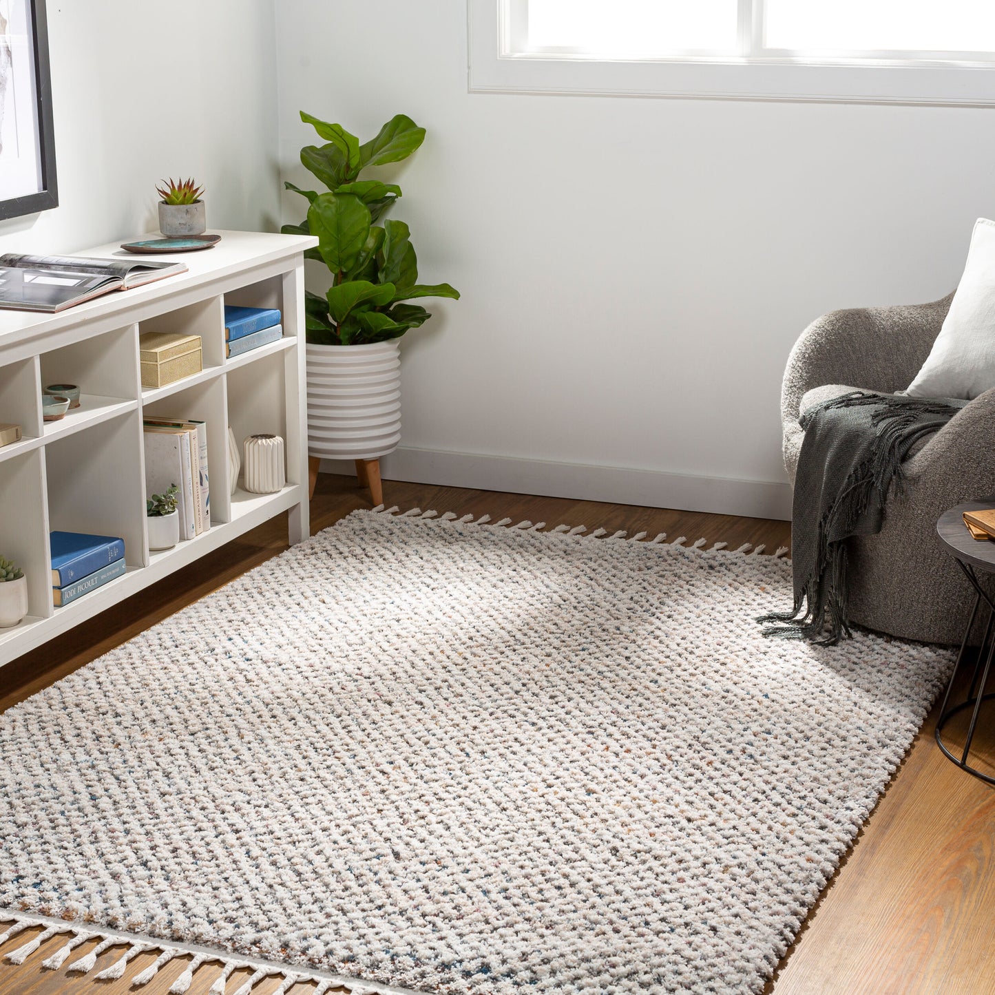 Lyon LYN-2304 5' x 7' Machine Woven Area Rug