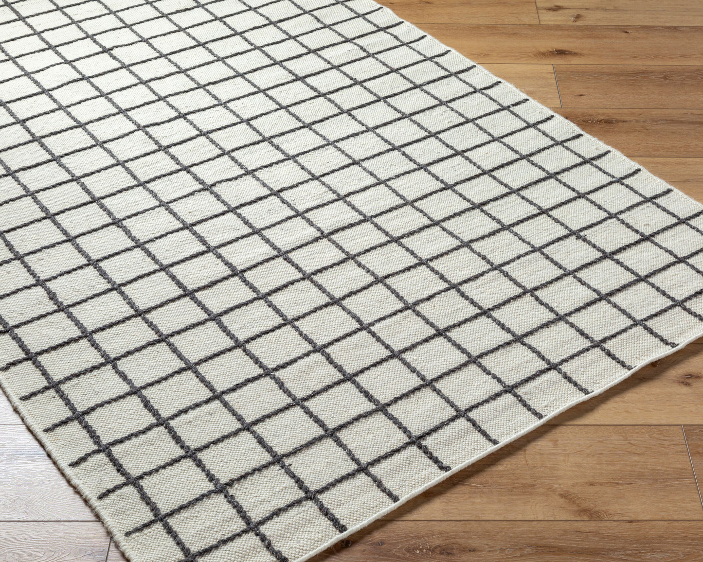 Marcela MCL-2302 2' x 3' Handmade Wool Accent Rug